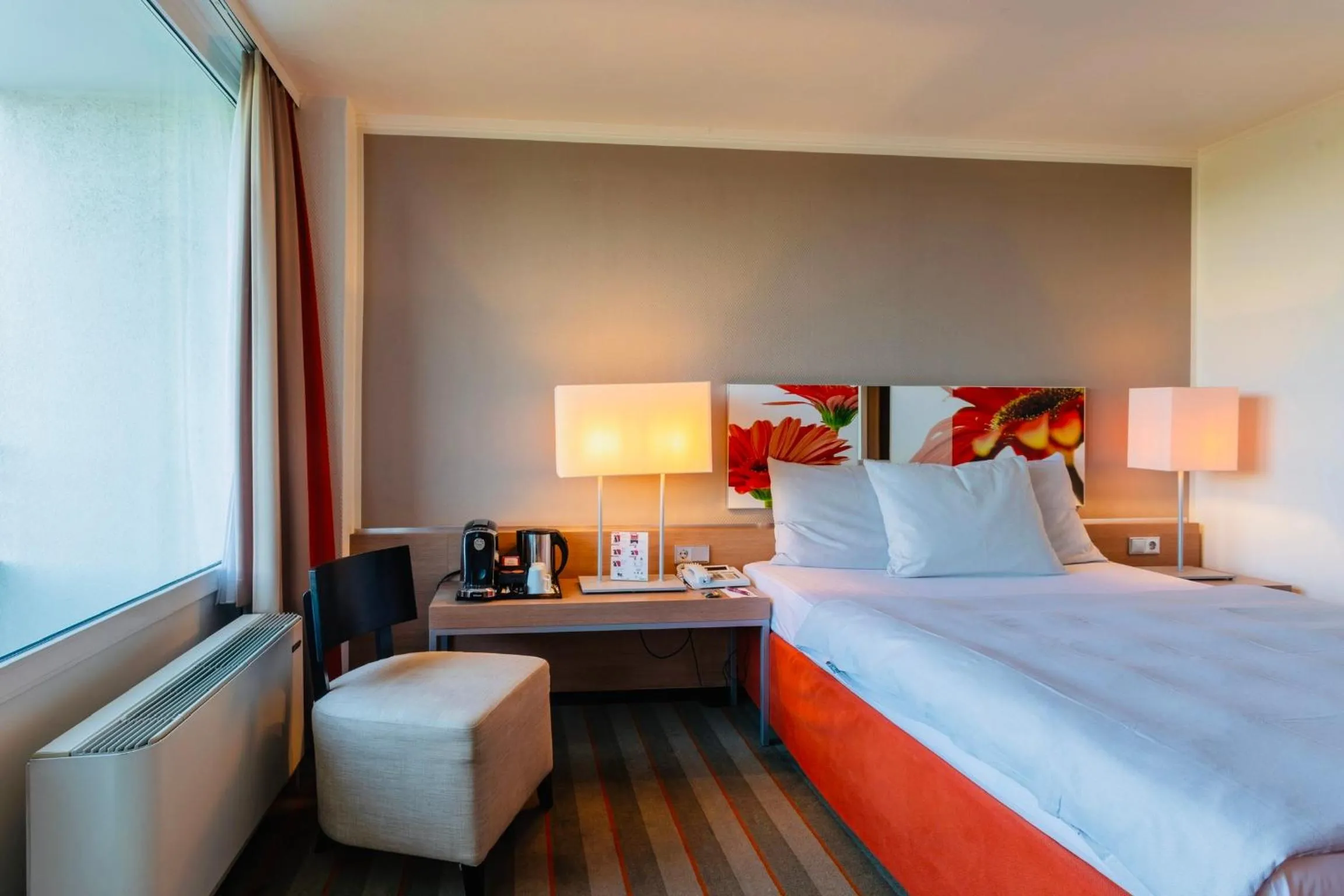 Bed in SOALTEE Hotel by Trip Inn Frankfurt Messe Tagungshotel