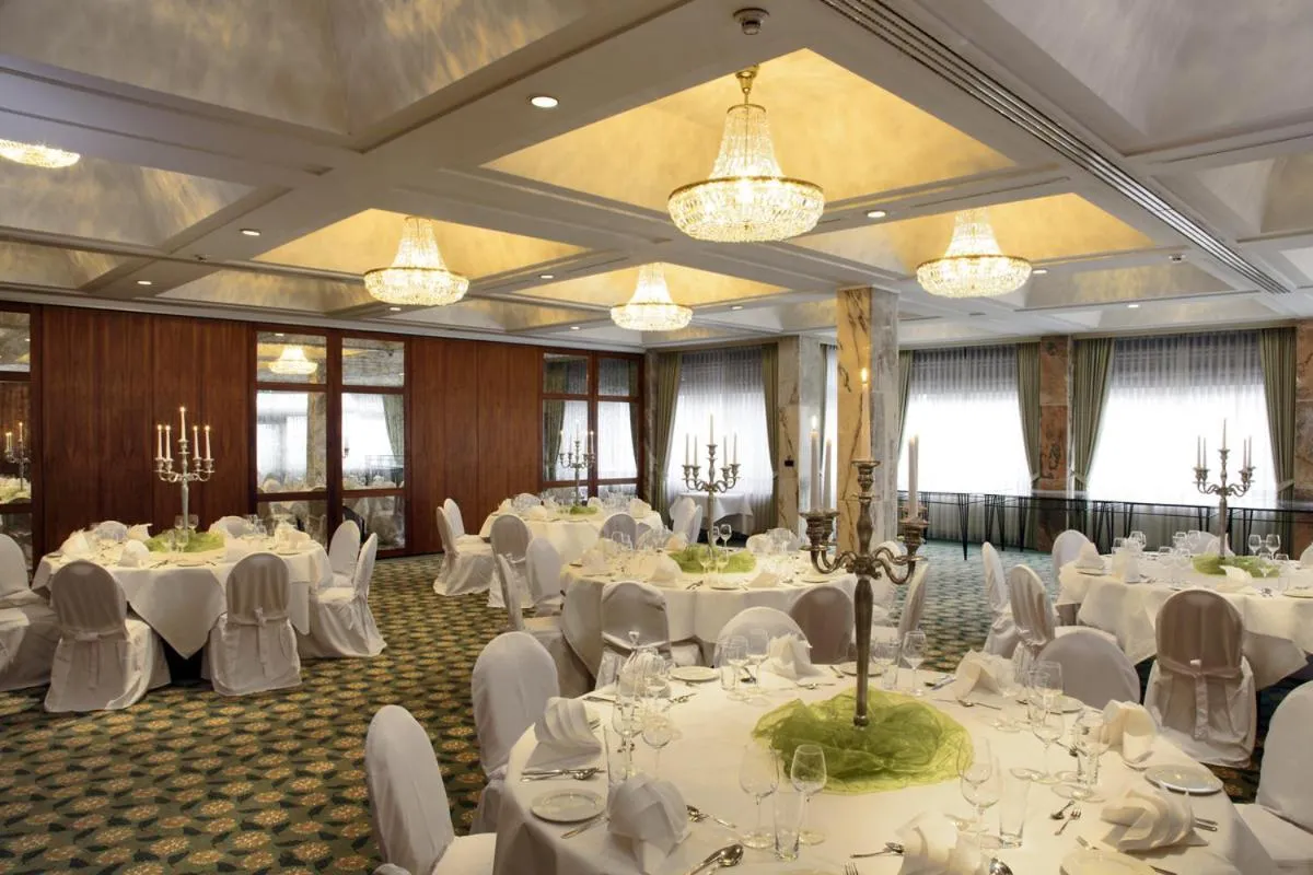 SOALTEE Hotel by Trip Inn Frankfurt Messe Tagungshotel