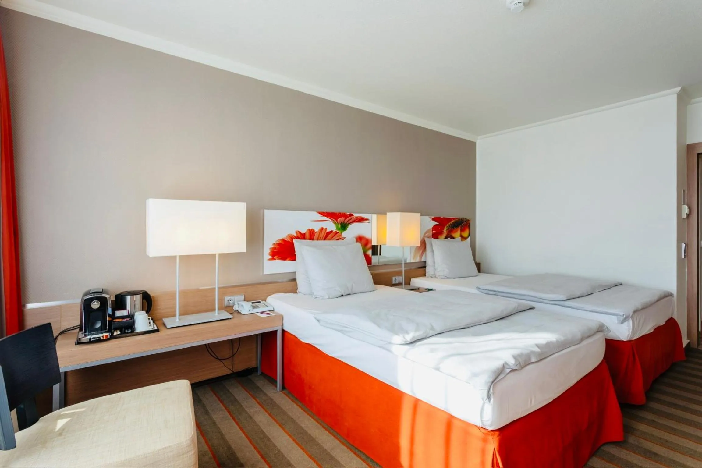 Bed in SOALTEE Hotel by Trip Inn Frankfurt Messe Tagungshotel