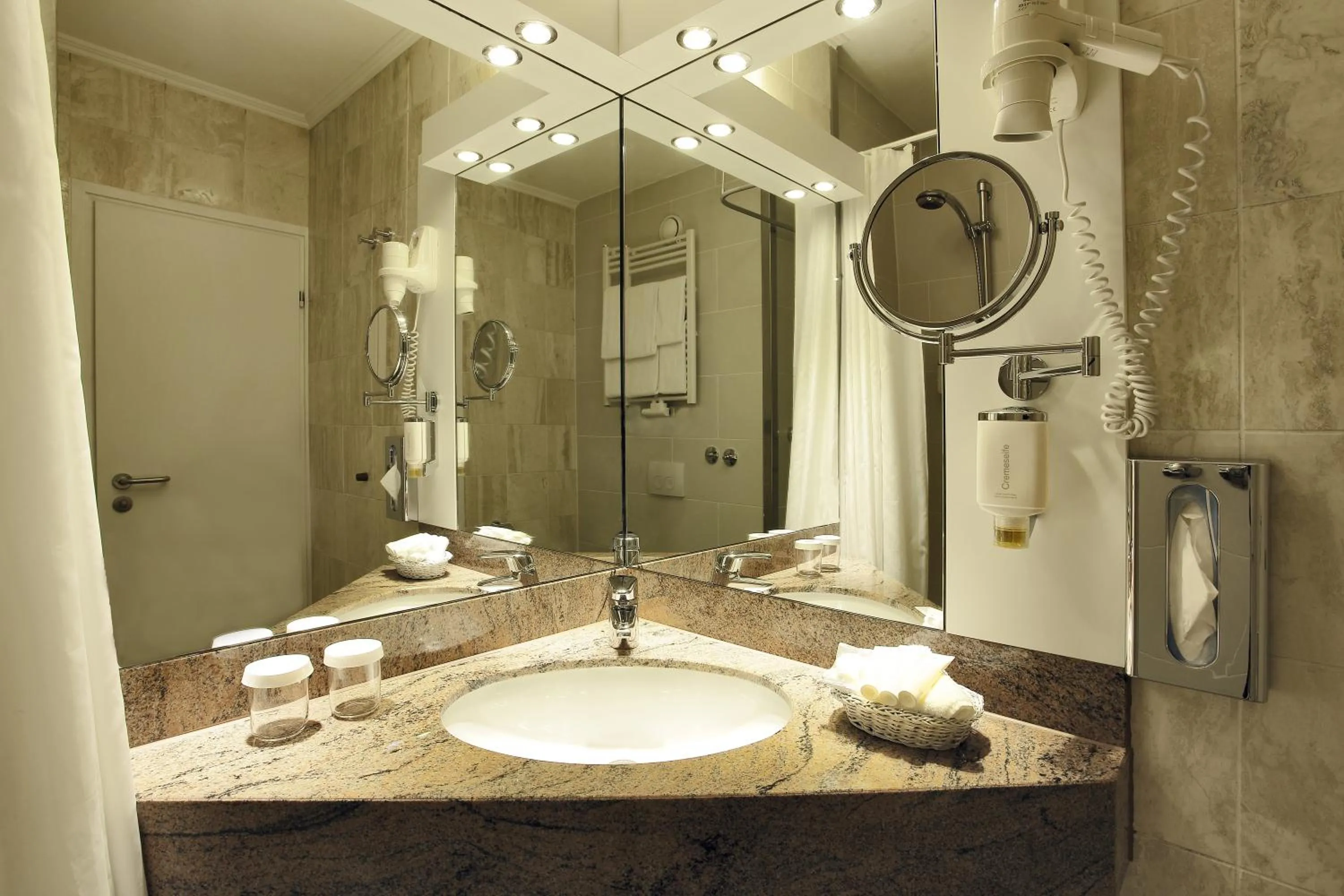 SOALTEE Hotel by Trip Inn Frankfurt Messe Tagungshotel