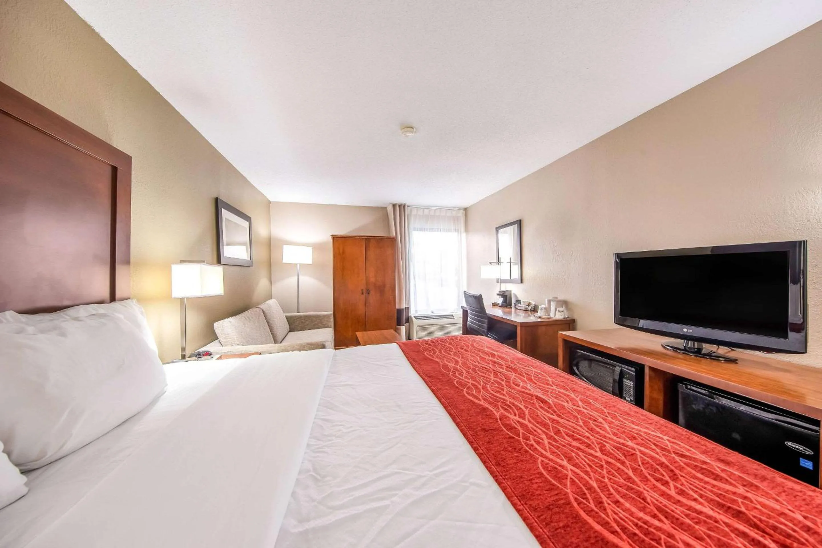 Photo of the whole room, Bed in Comfort Inn Greenville - Haywood Mall