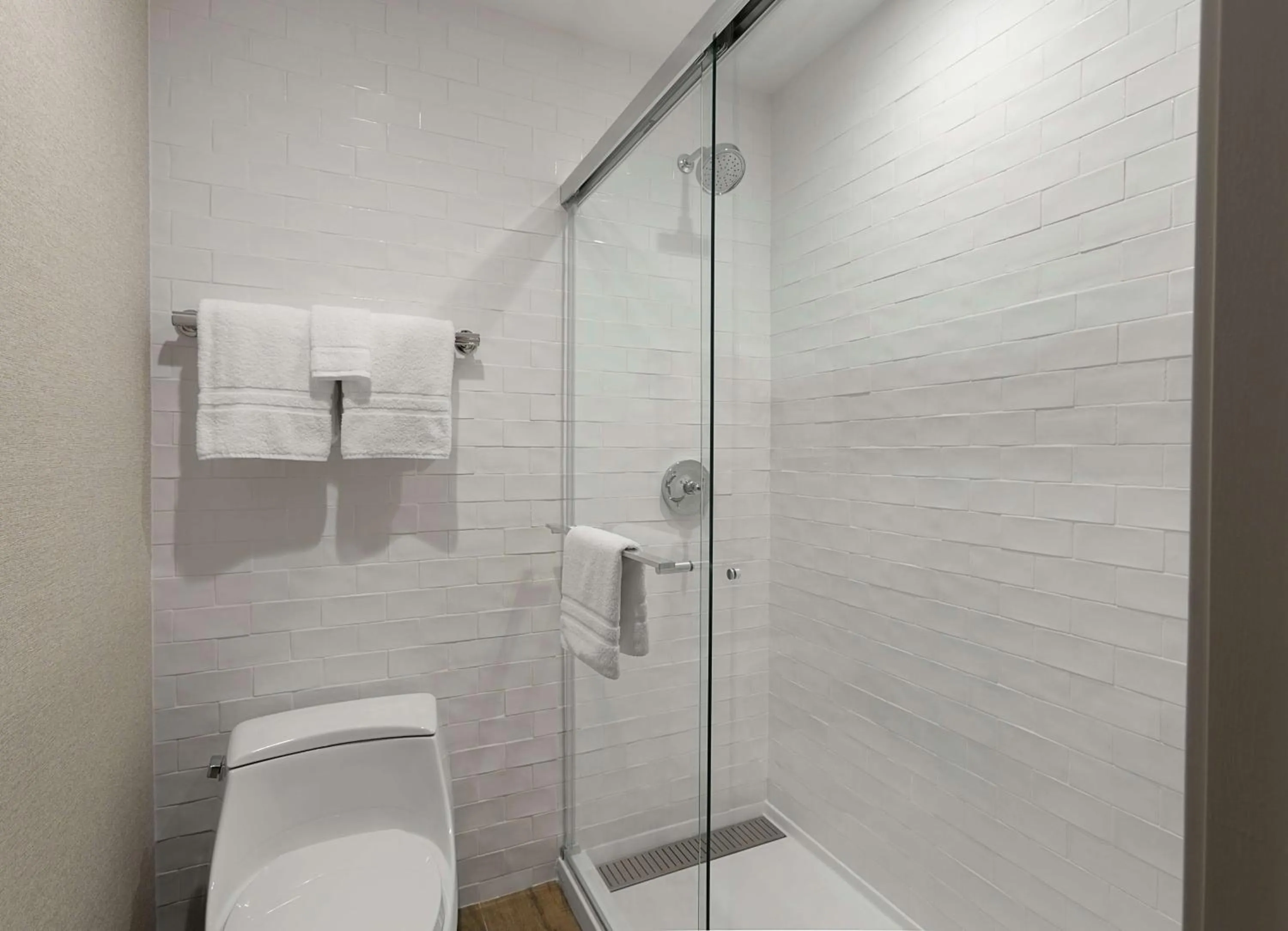 Bathroom in Sonesta Silicon Valley