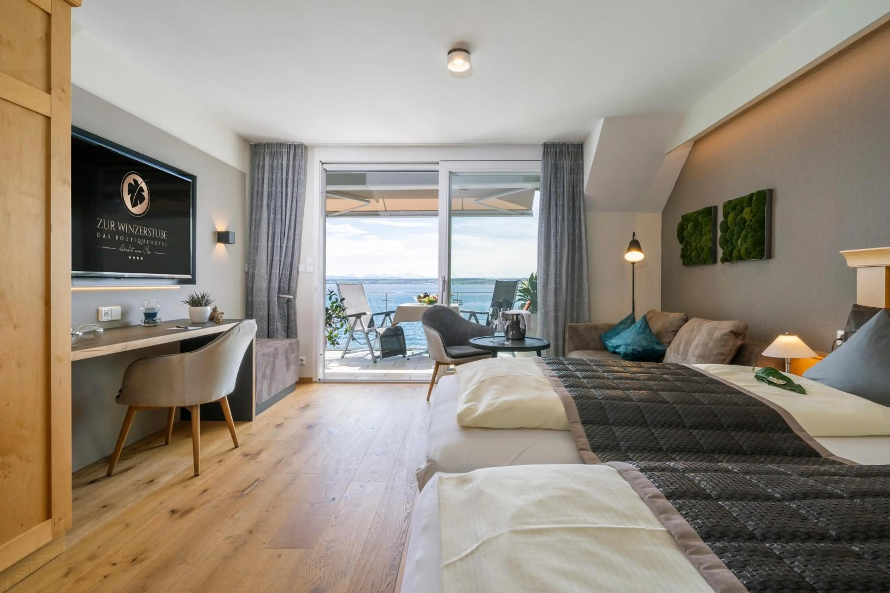 Photo of the whole room, Bed in Boutiquehotel zur Winzerstube - Adults Only