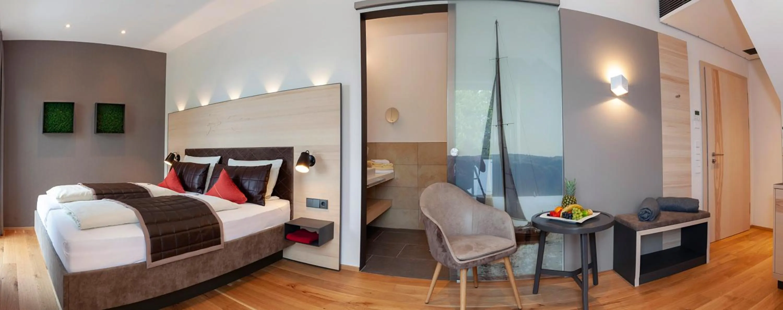 Photo of the whole room, Bed in Boutiquehotel zur Winzerstube - Adults Only