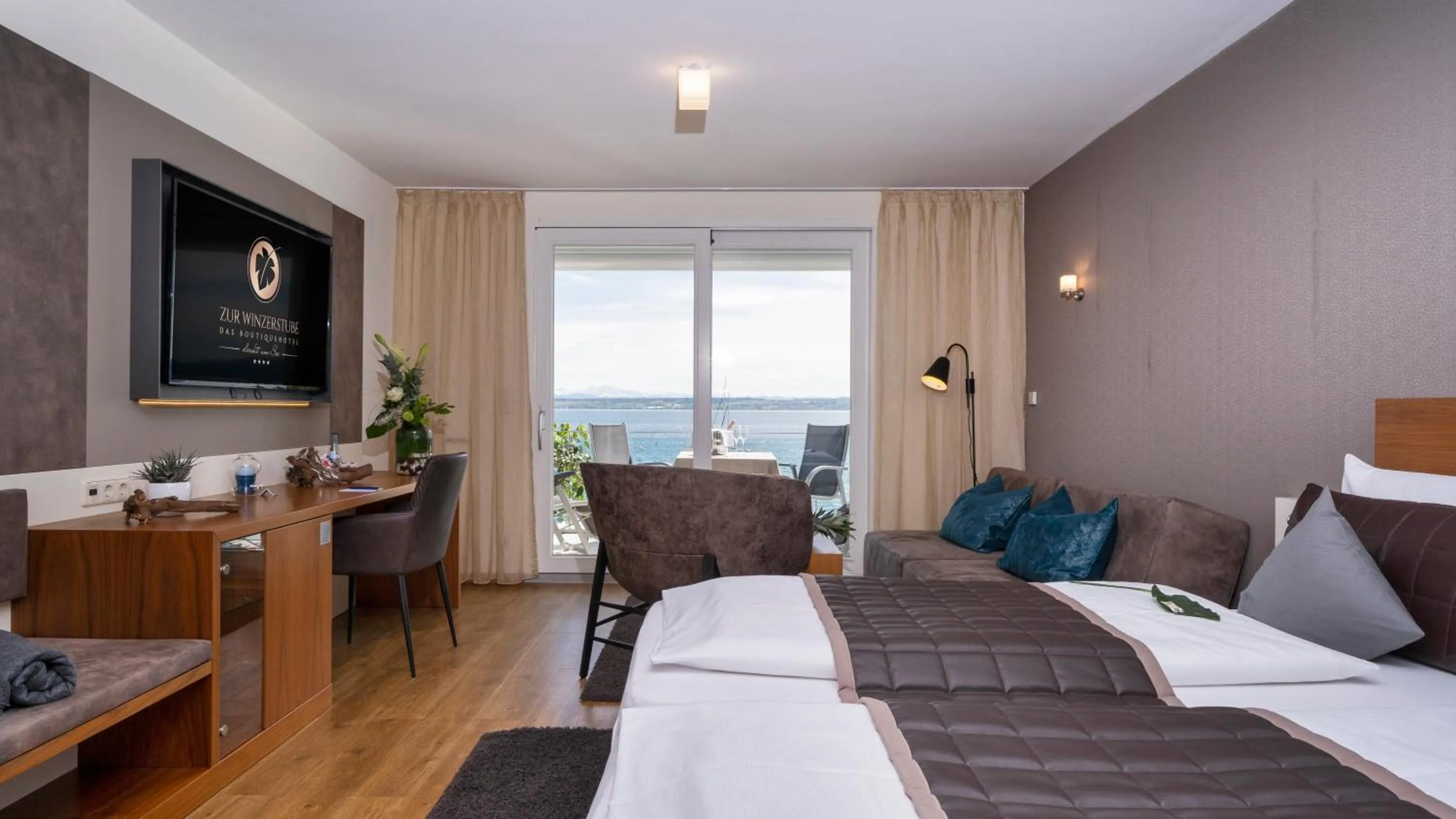 Photo of the whole room, Bed in Boutiquehotel zur Winzerstube - Adults Only