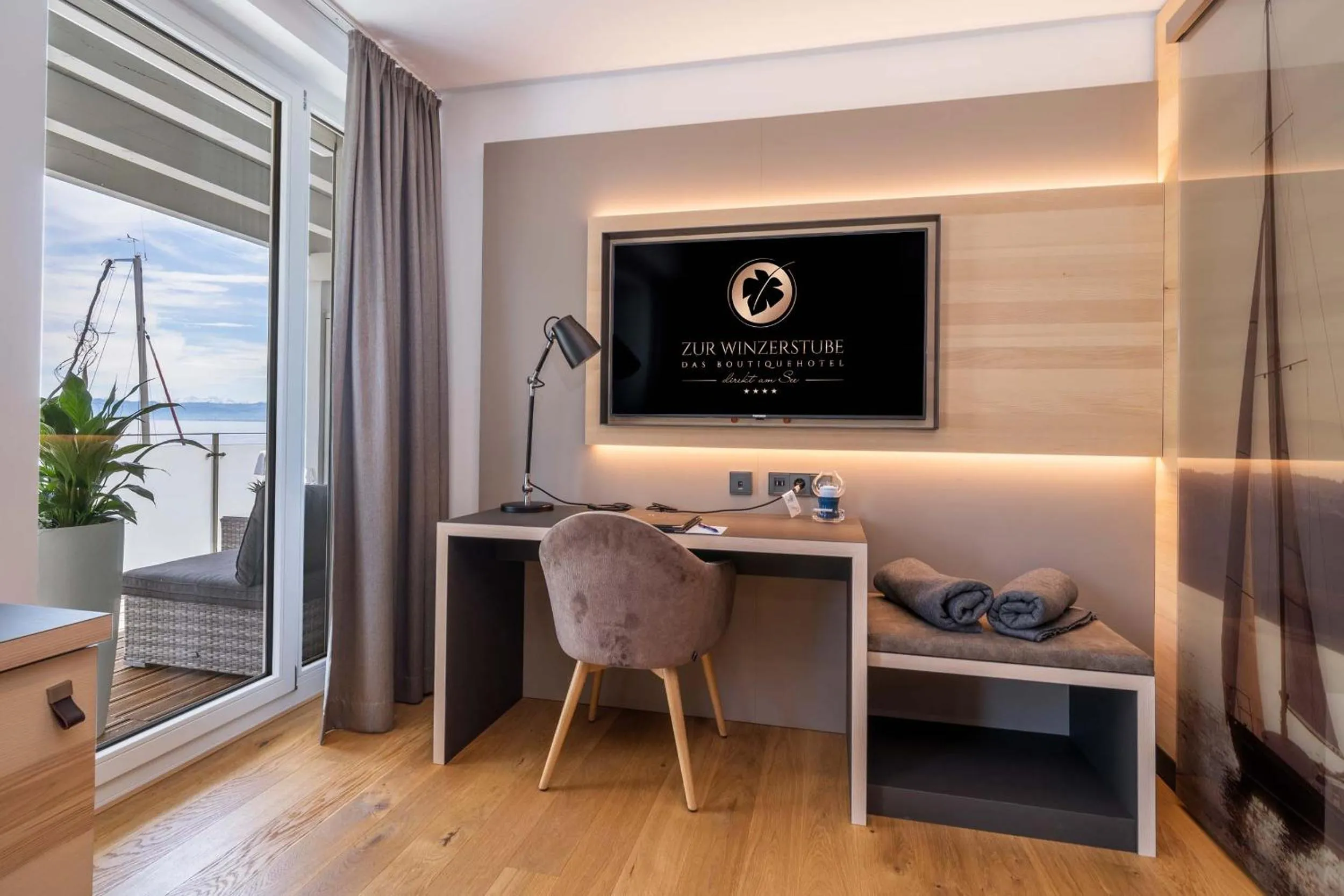 TV and multimedia in Boutiquehotel zur Winzerstube - Adults Only