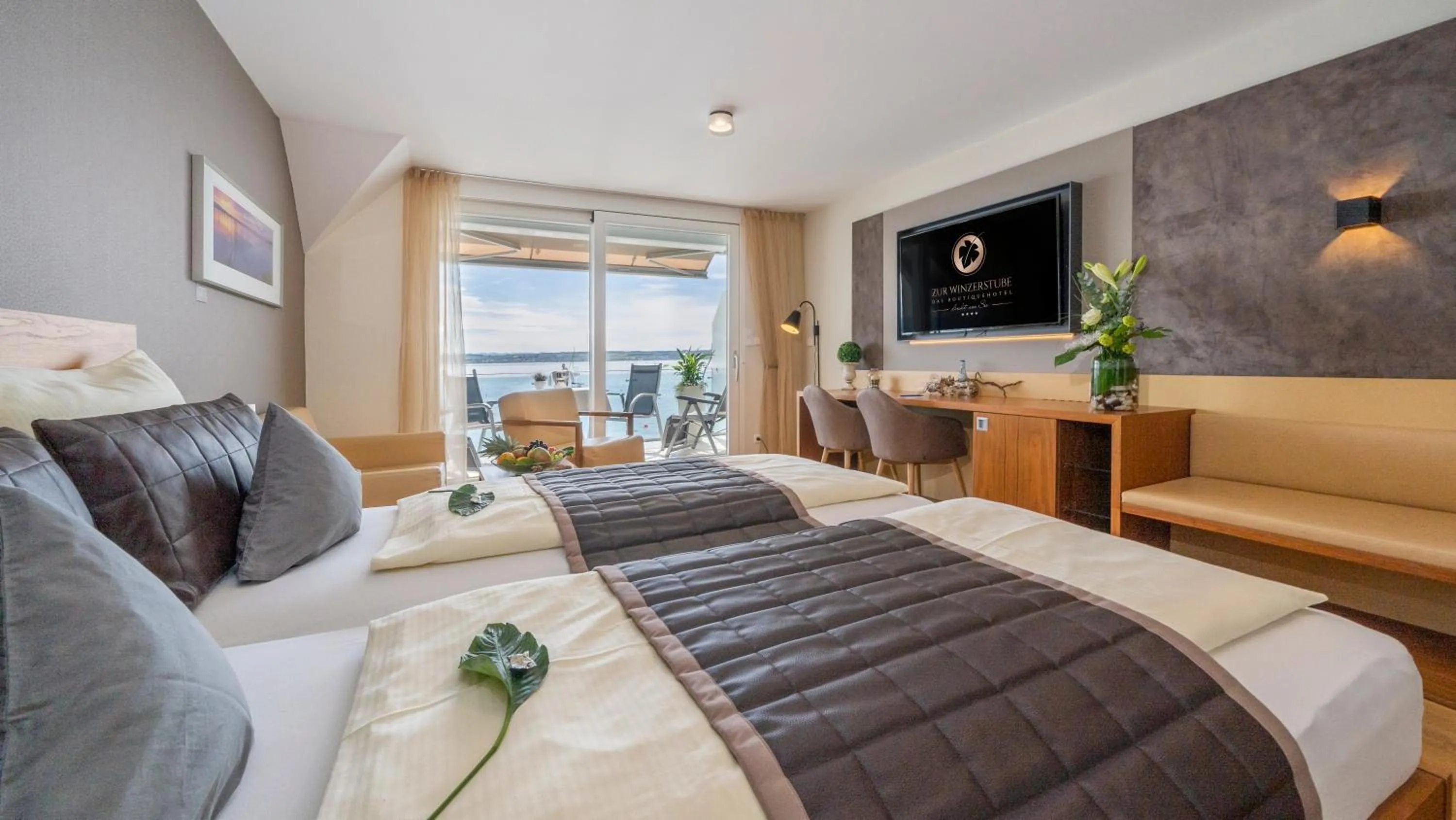 Photo of the whole room, Bed in Boutiquehotel zur Winzerstube - Adults Only