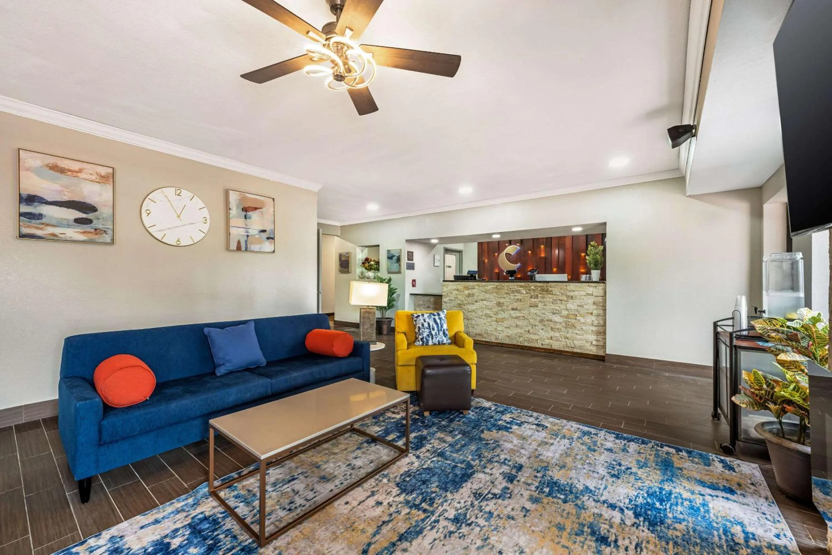 Lobby or reception in Comfort Suites Omaha East-Council Bluffs