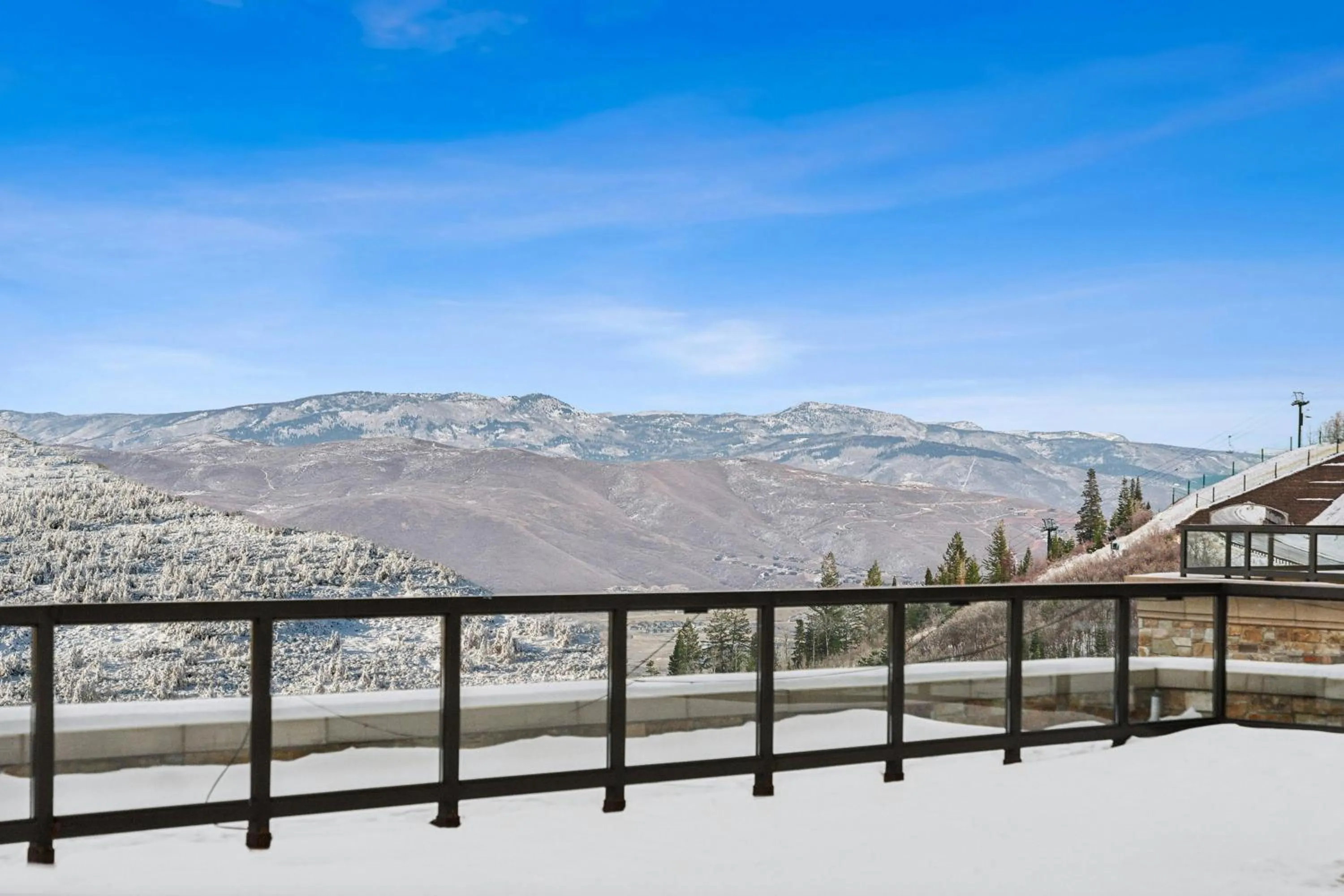 Photo of the whole room in St. Regis Deer Valley