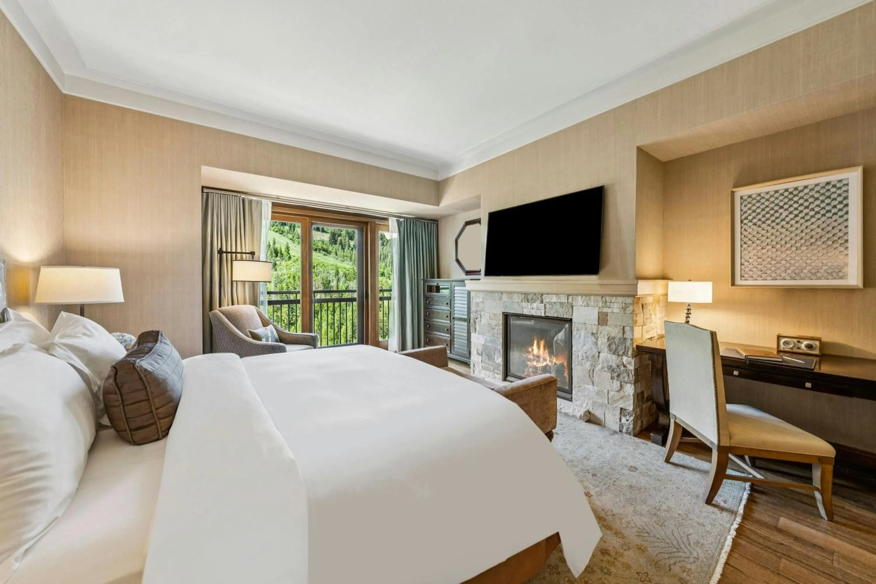 Bedroom, Bed in St. Regis Deer Valley