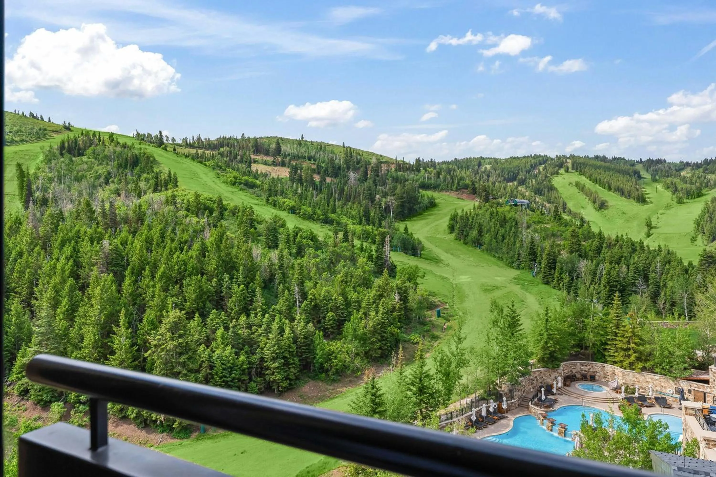 Photo of the whole room in St. Regis Deer Valley