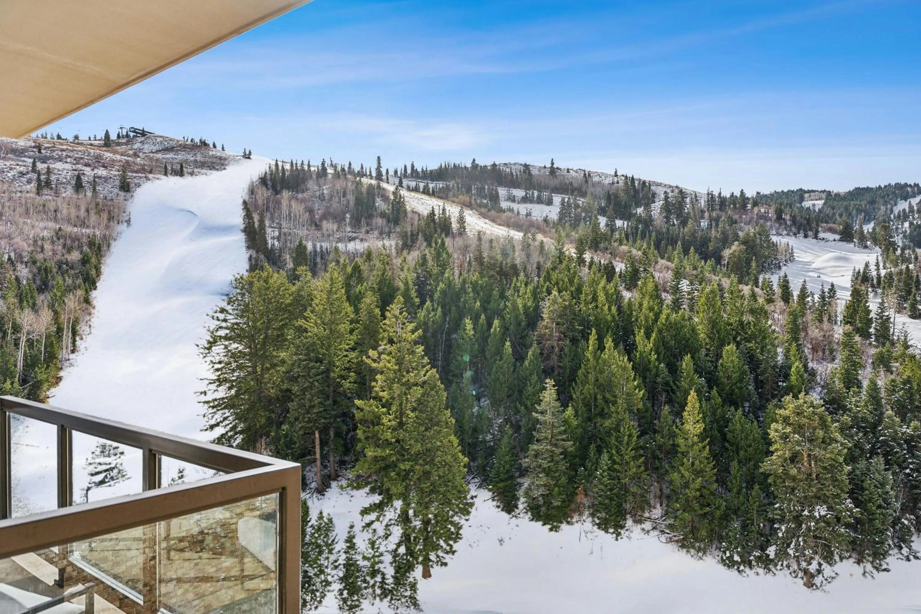 Photo of the whole room in St. Regis Deer Valley