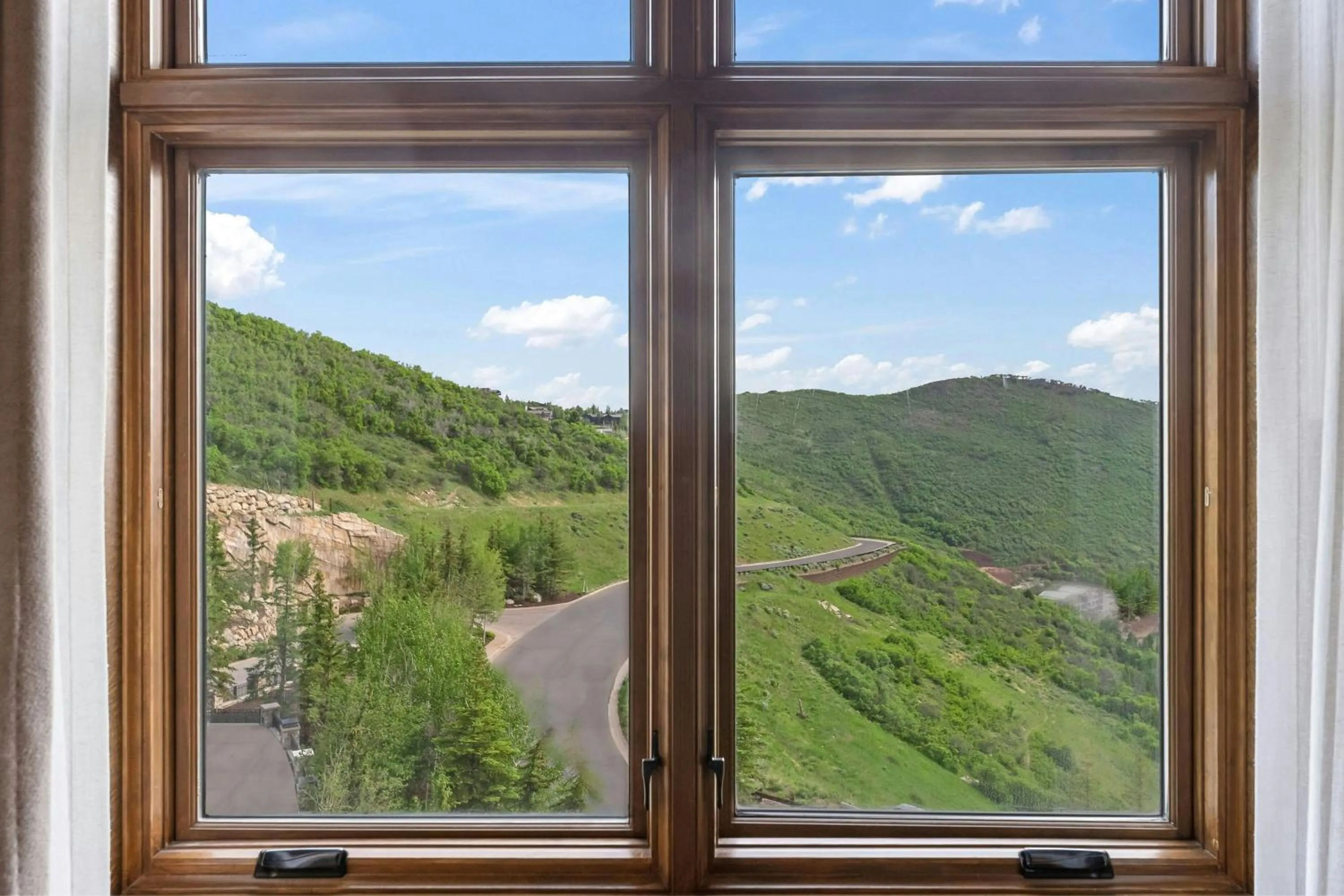 Photo of the whole room in St. Regis Deer Valley