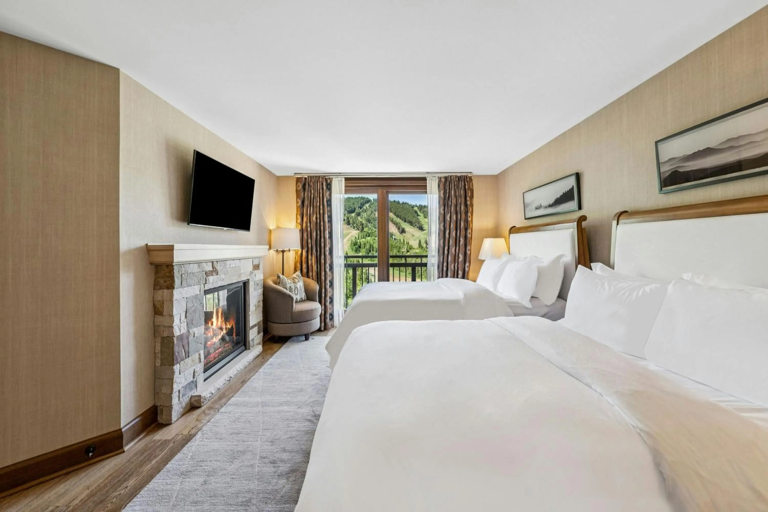 Bedroom, Bed in St. Regis Deer Valley