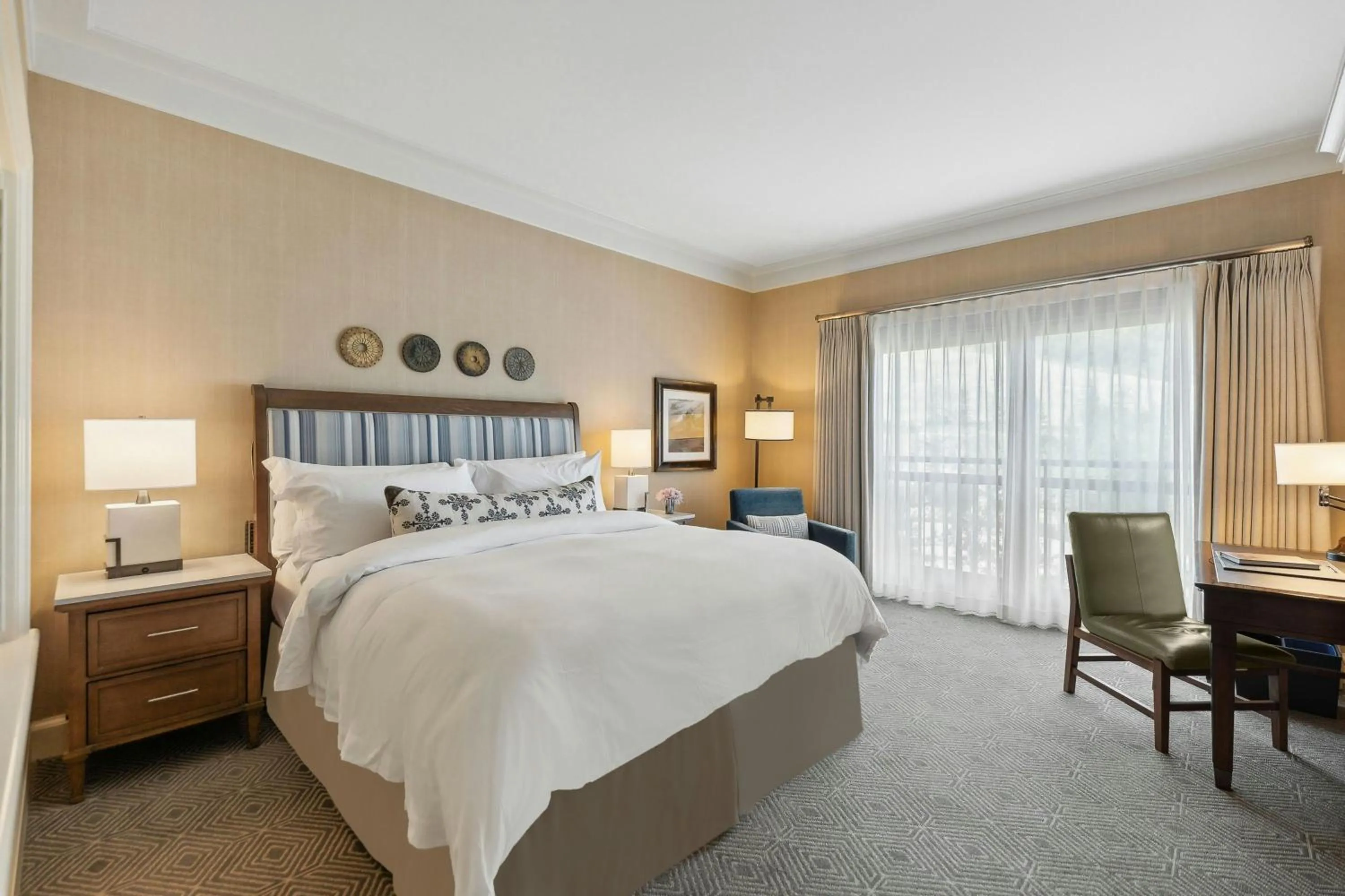 Photo of the whole room, Bed in St. Regis Deer Valley