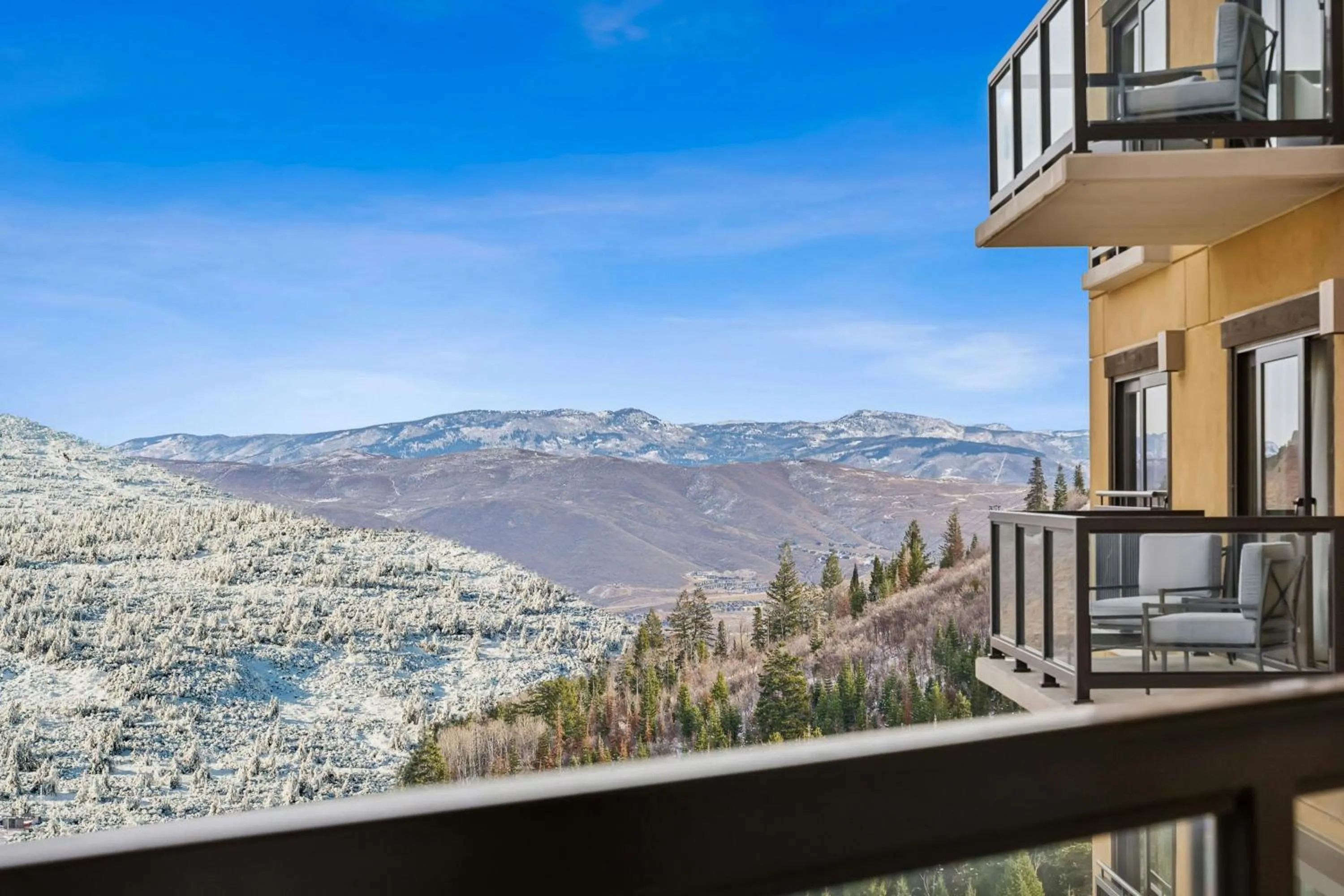 Photo of the whole room in St. Regis Deer Valley