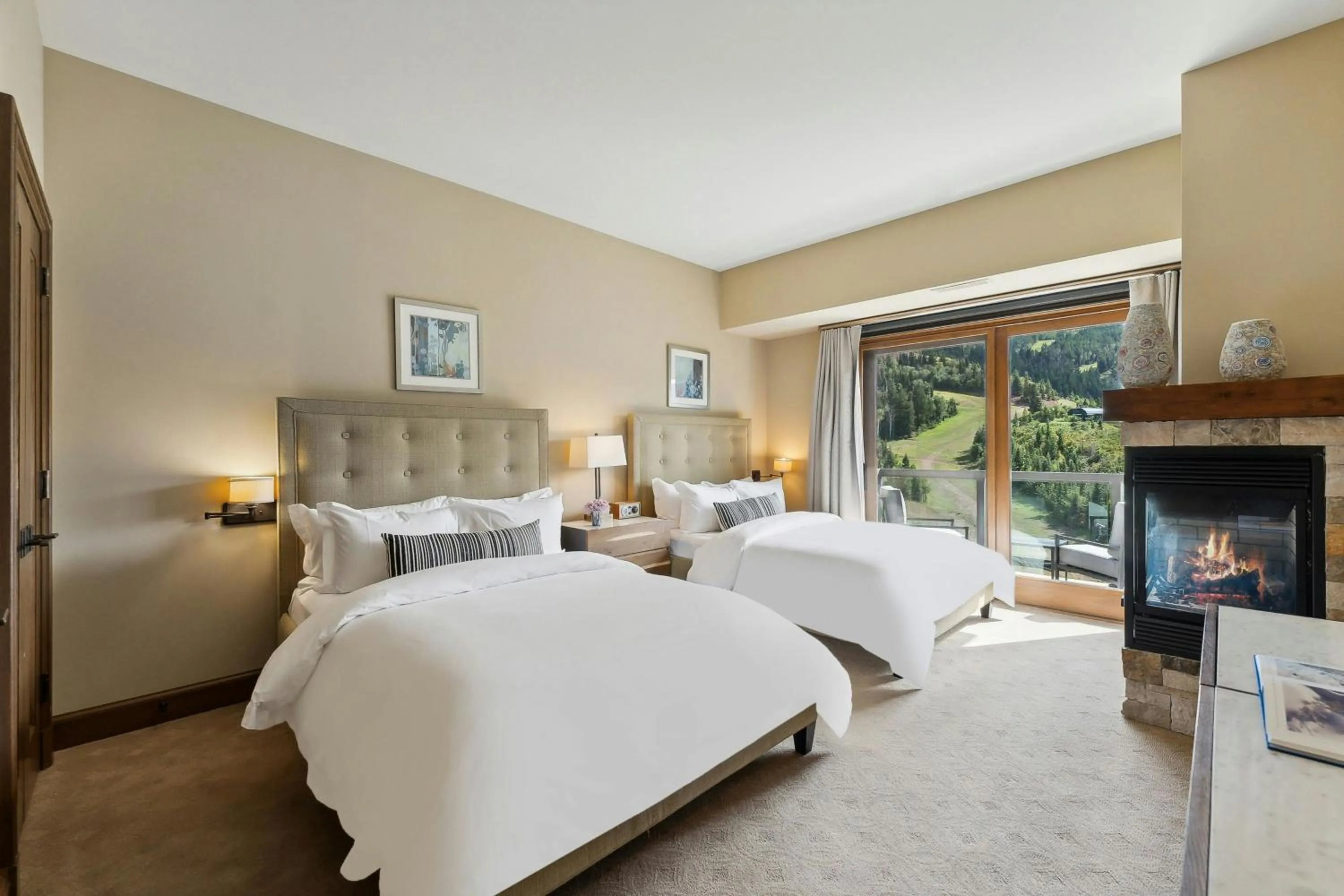 Photo of the whole room, Bed in St. Regis Deer Valley