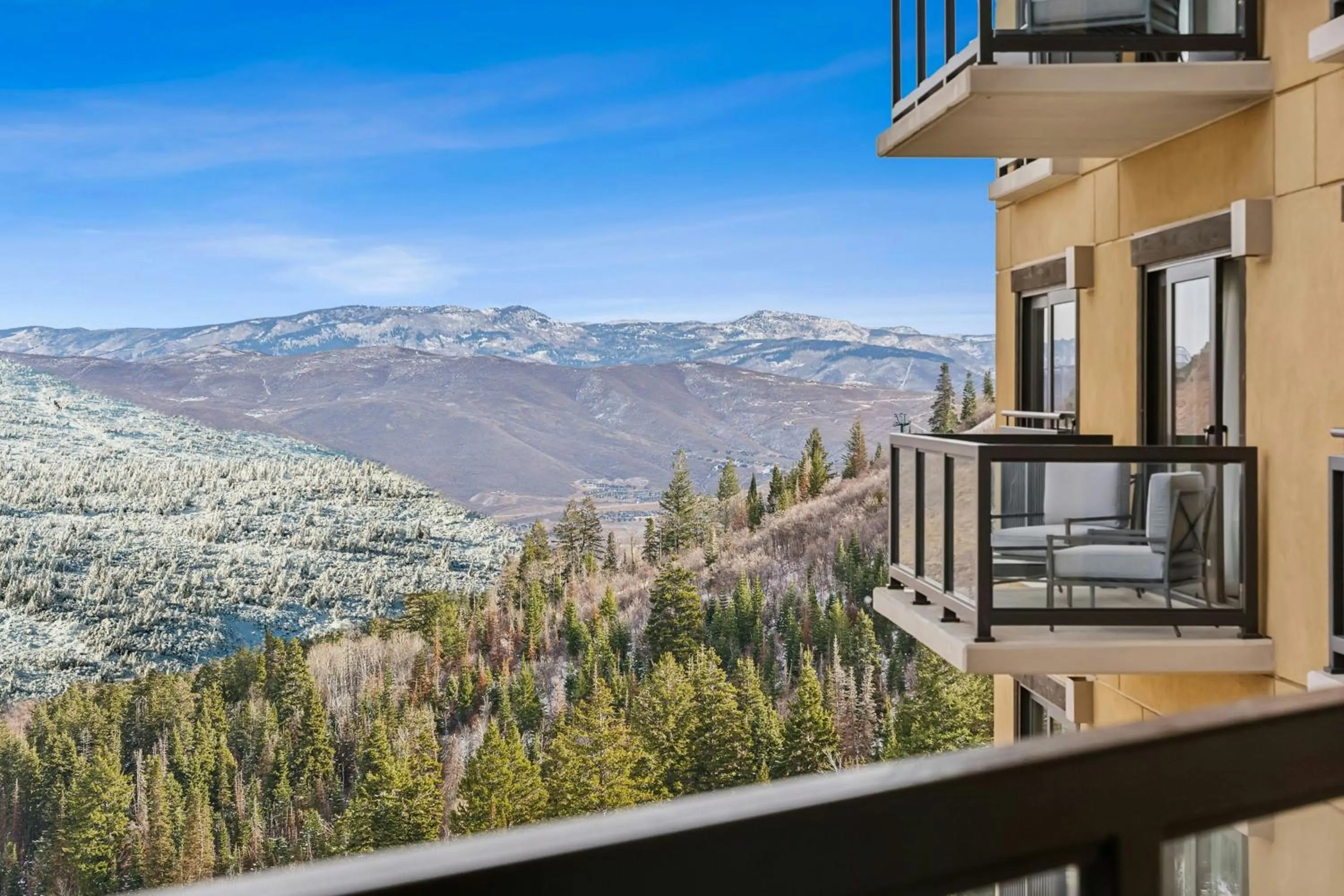 Photo of the whole room in St. Regis Deer Valley