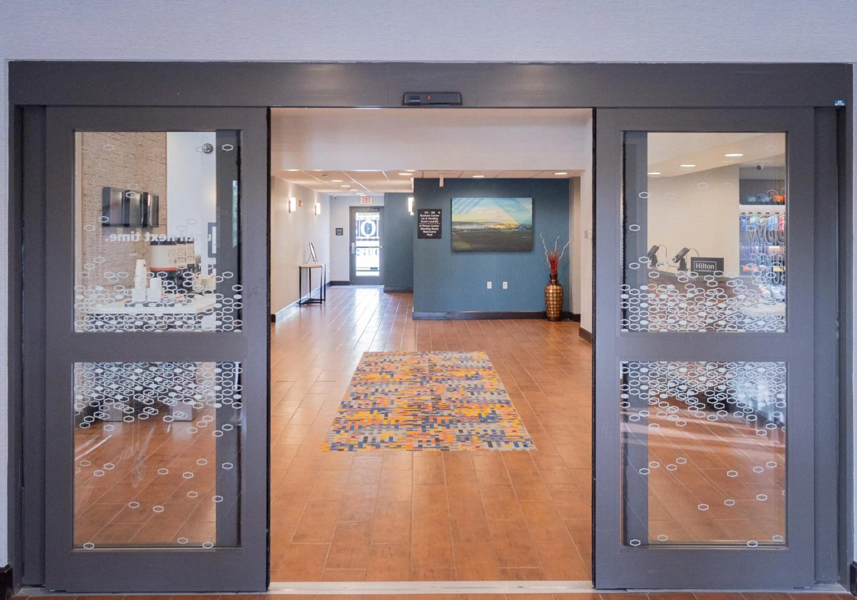 Facade/entrance in Hampton Inn & Suites by Hilton Seattle/Kent