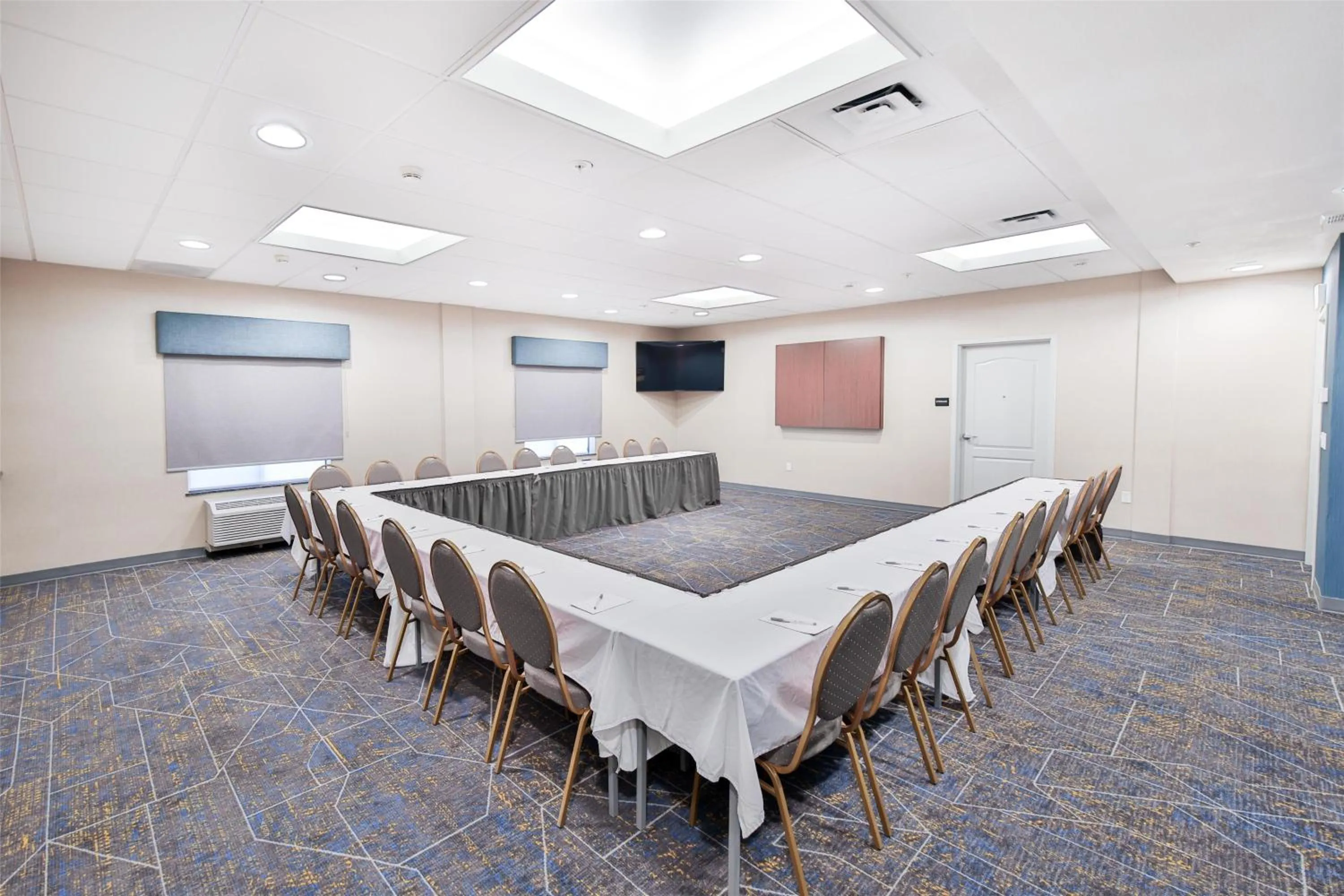 Meeting/conference room in Hampton Inn & Suites by Hilton Seattle/Kent
