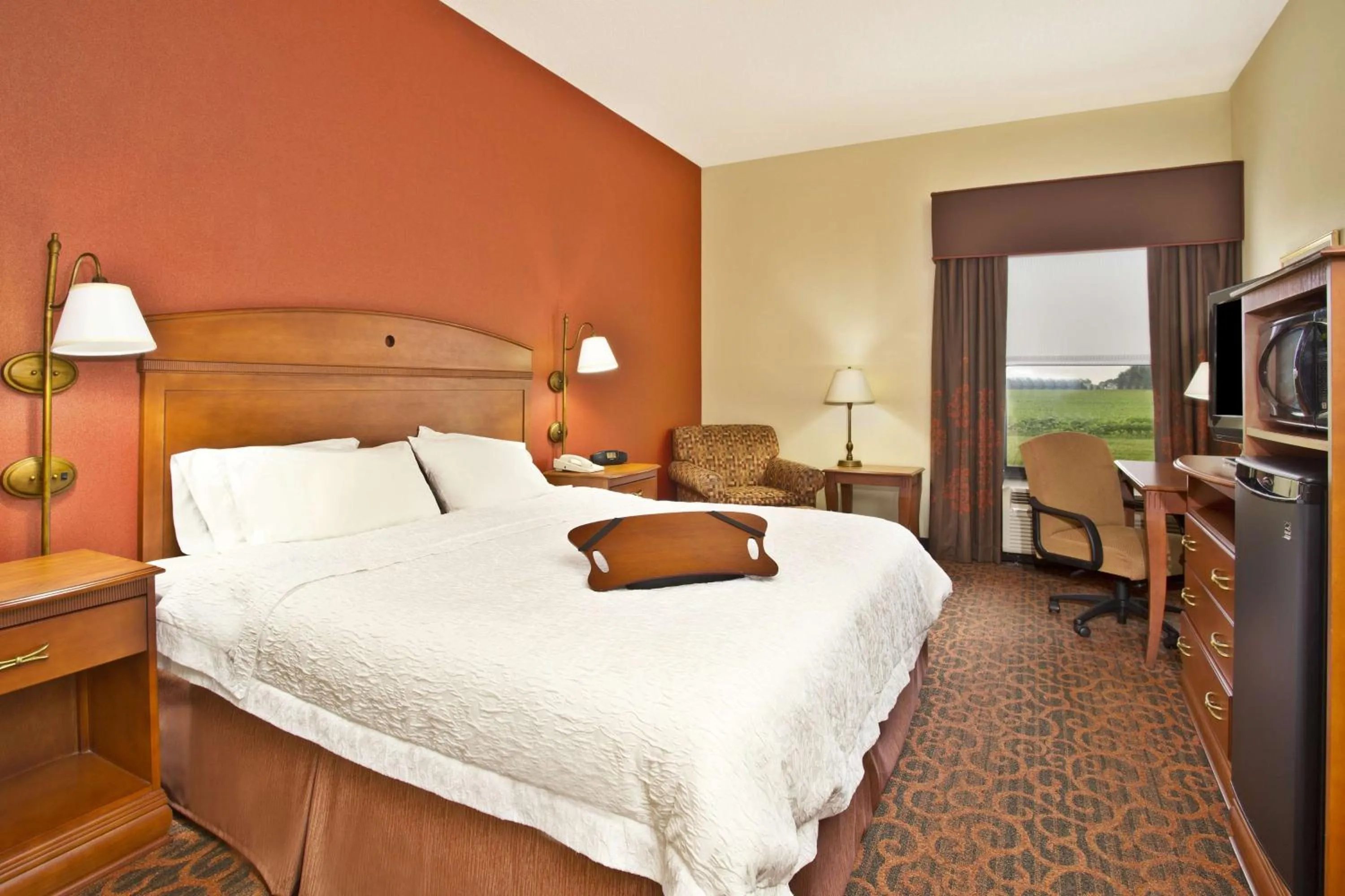 Bed in Baymont by Wyndham Boston Heights/Hudson