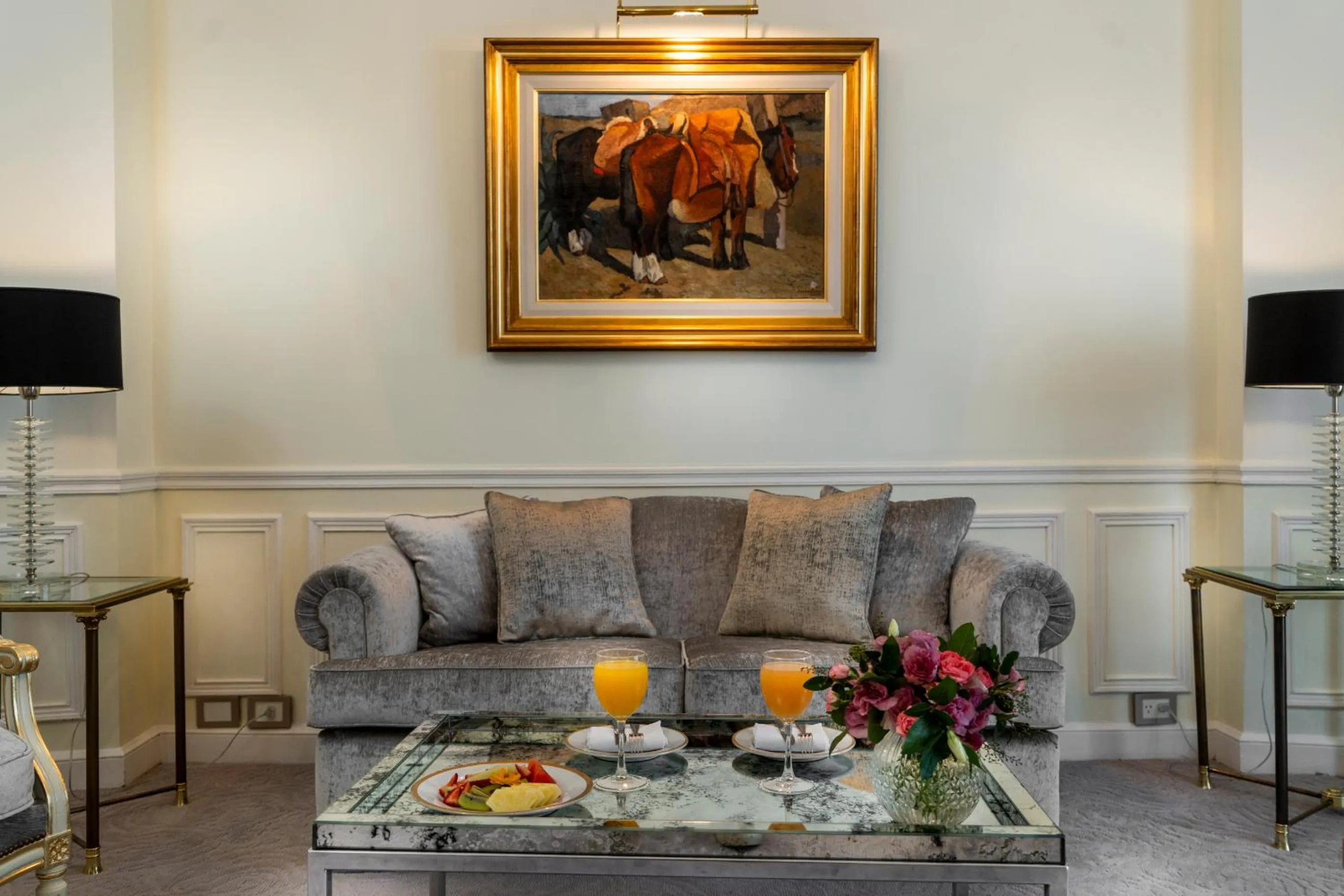 Living room in Alvear Palace Hotel - Leading Hotels of the World