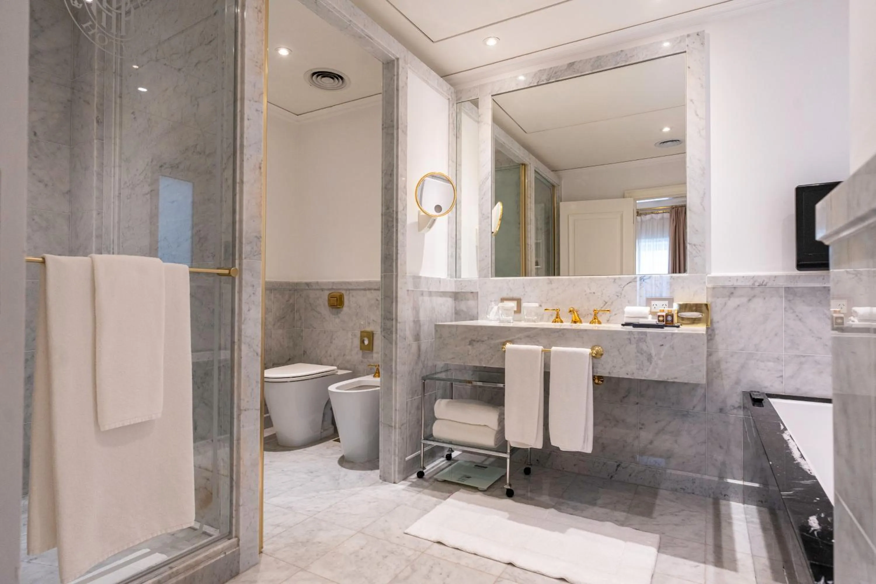 Bathroom in Alvear Palace Hotel - Leading Hotels of the World
