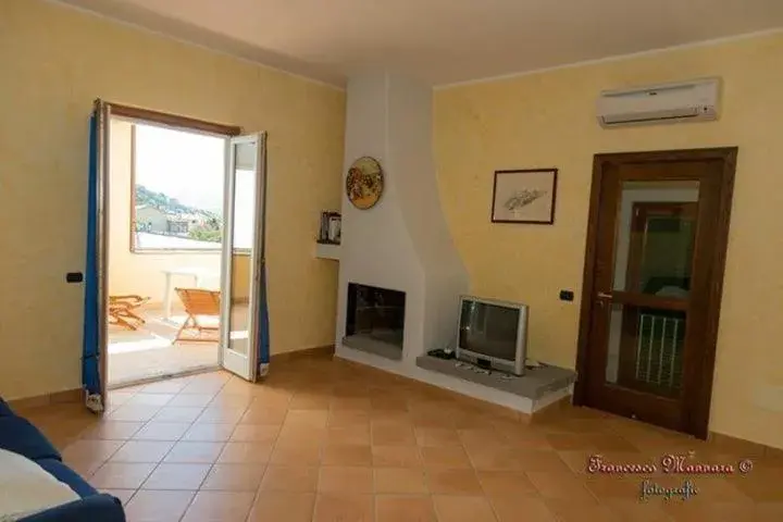 Double Room with Private External Bathroom - single occupancy in B&B Villa I Nobili Double Room with Private External Bathroom - single occupancy in B&B Villa I Nobili