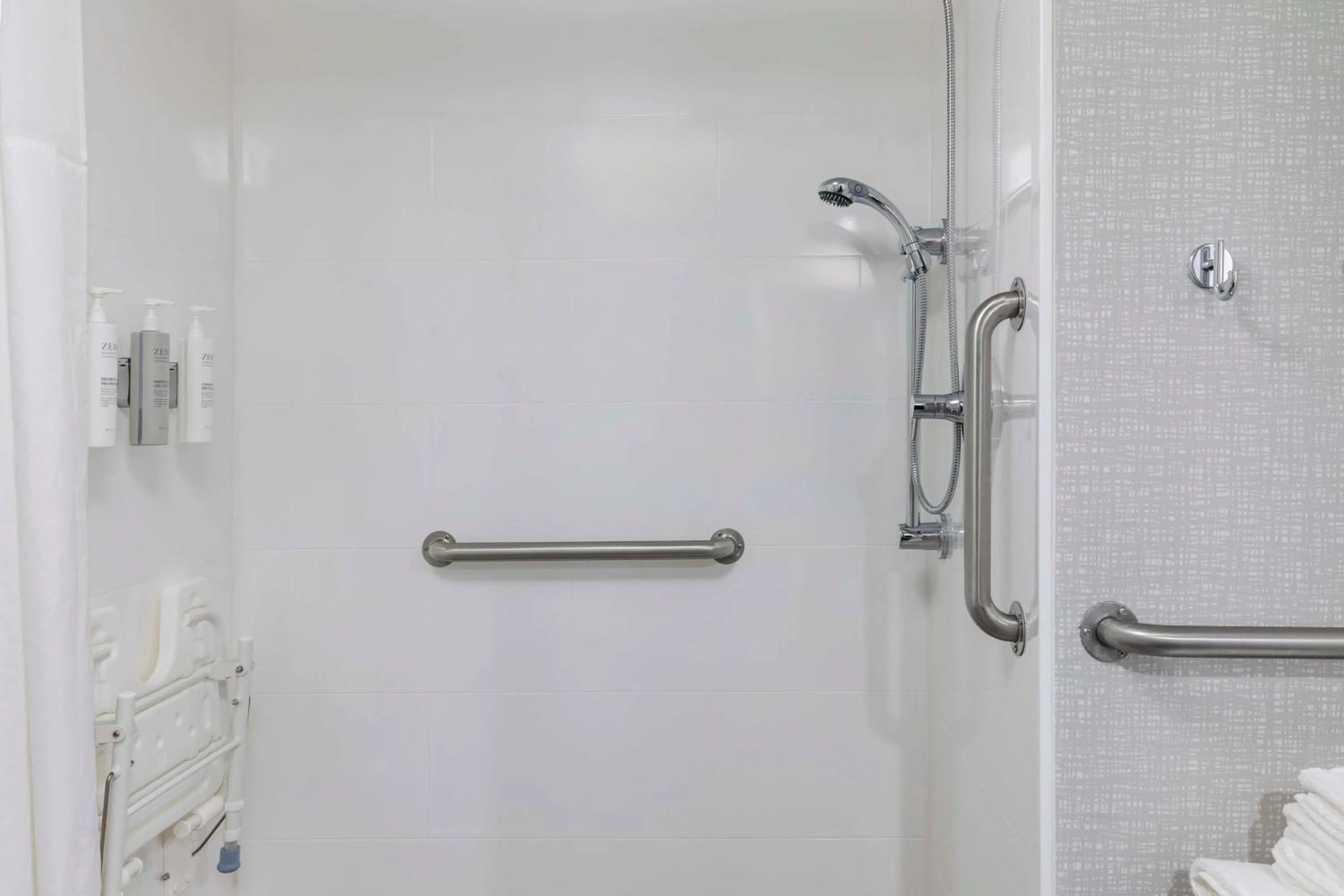 Bathroom in Hampton Inn Athens