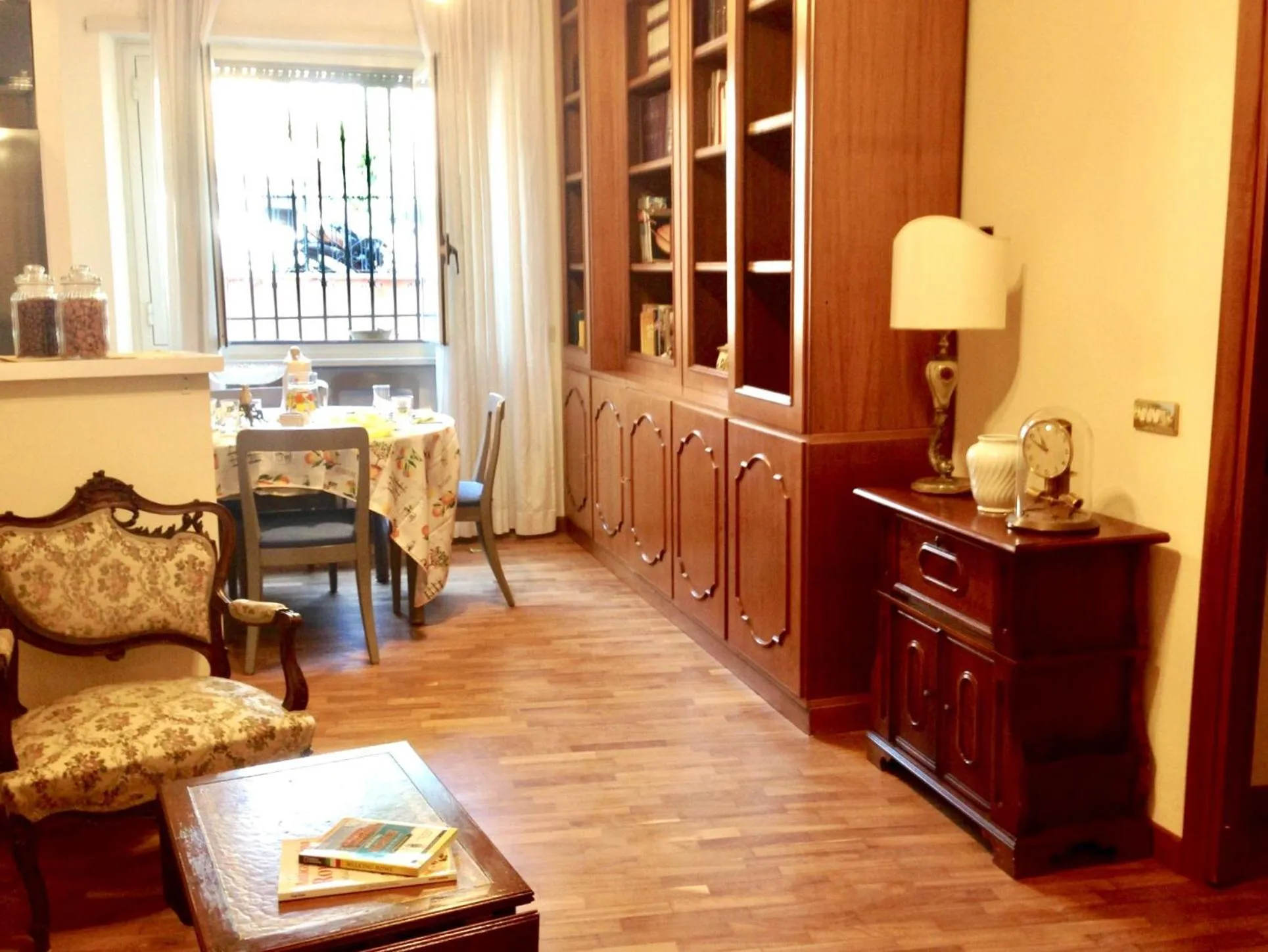 Communal lounge/ TV room in Valla18 Guesthouse