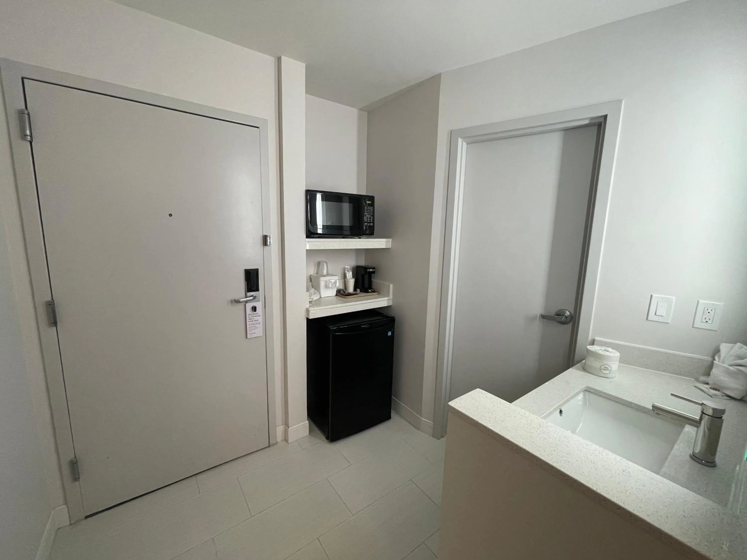 Property building in Comfort Inn & Suites Salt Lake City I-80 I-15 Downtown