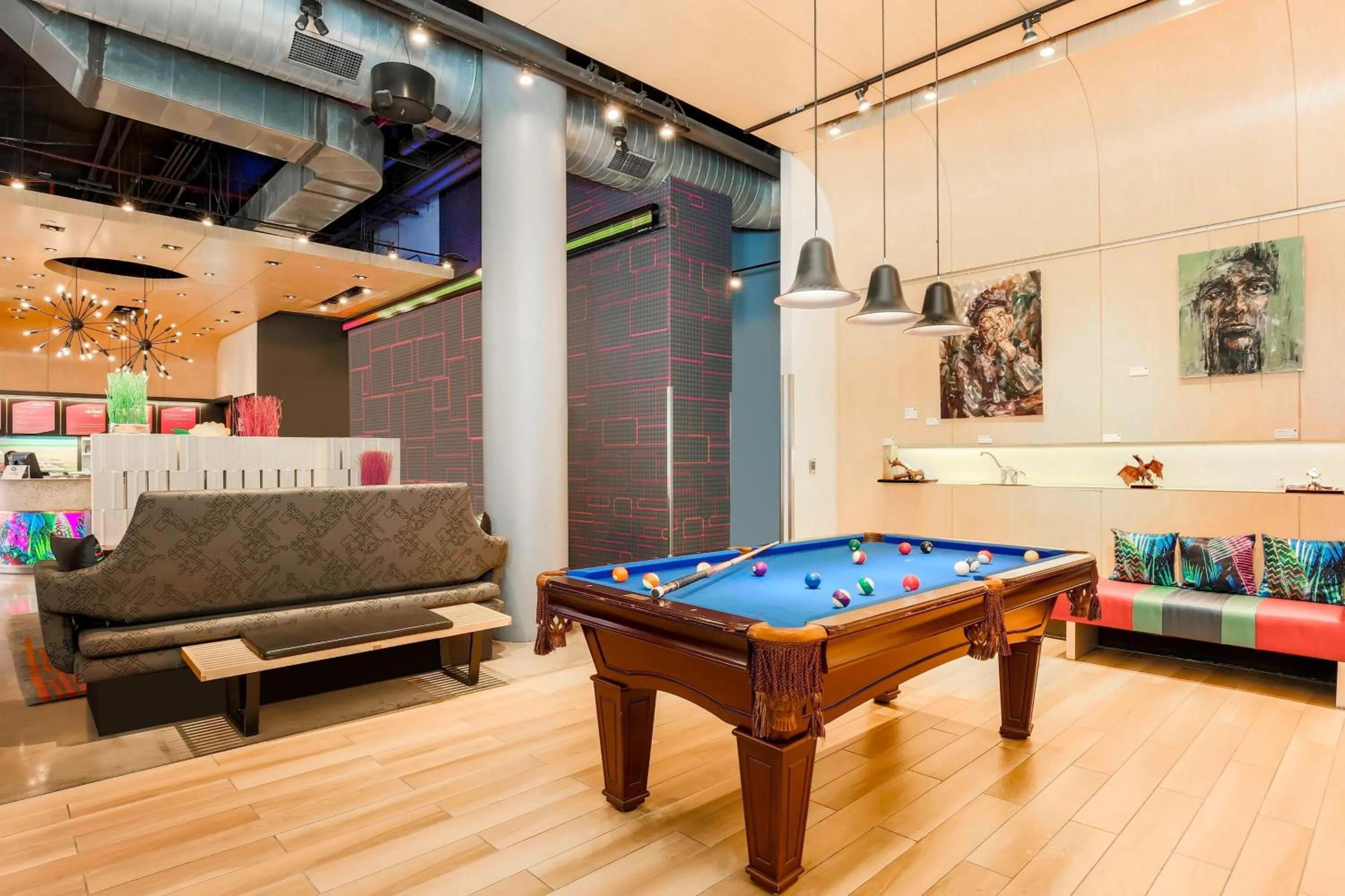 Lounge or bar in Aloft Harlem