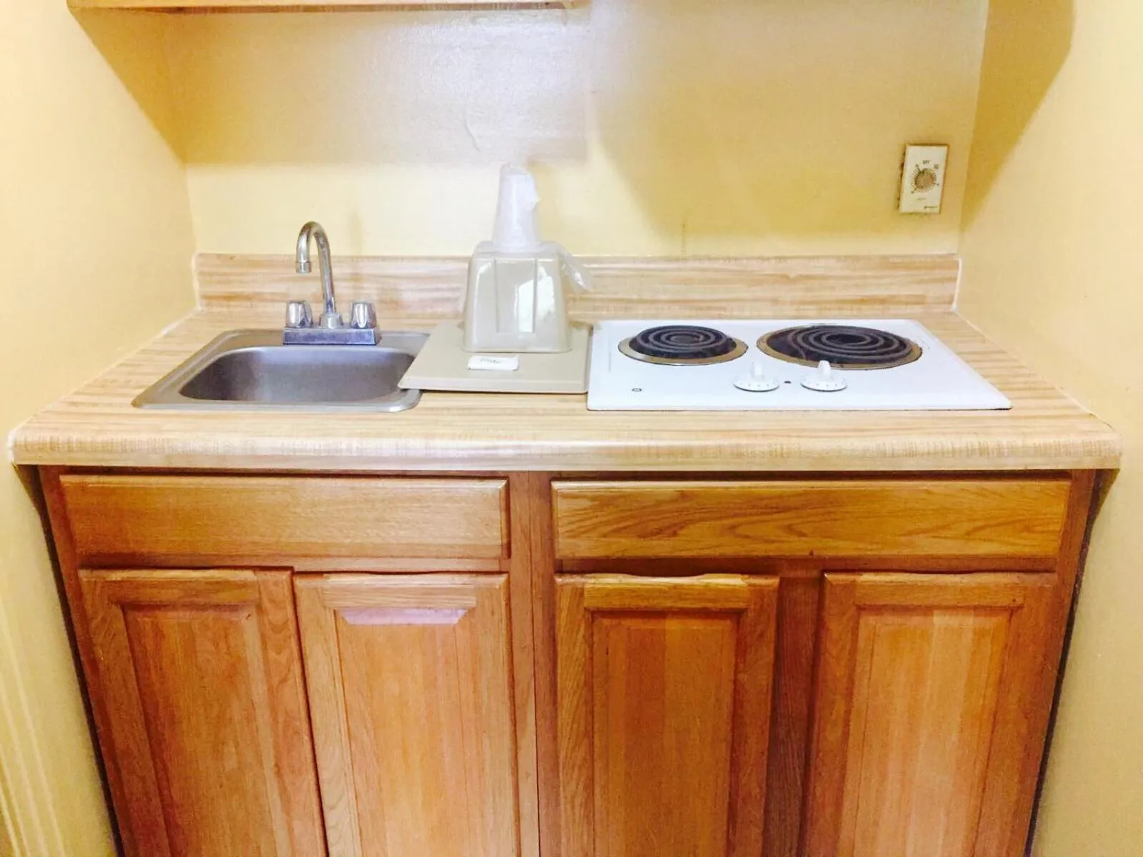 Kitchen or kitchenette in Ross Motel