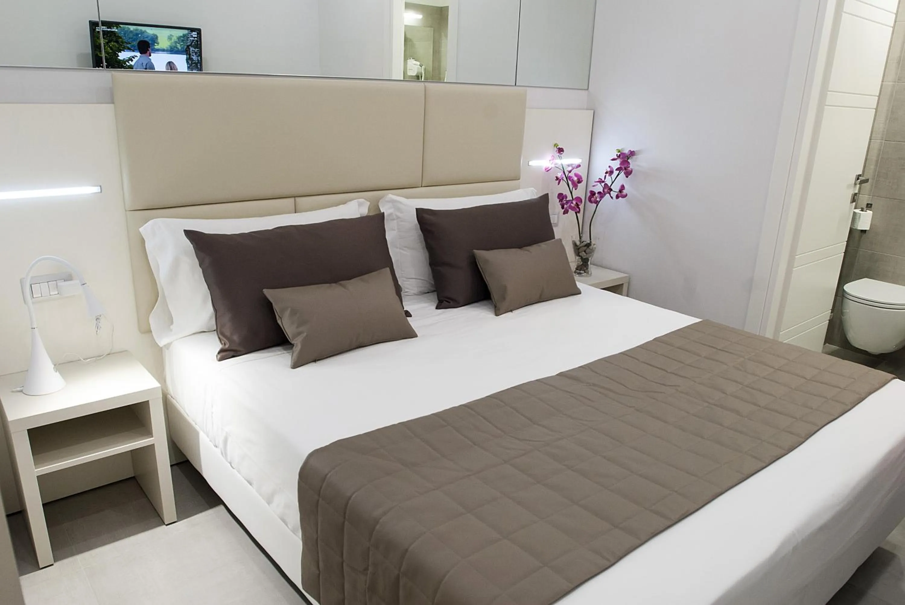 Bed in Merulana Holidays