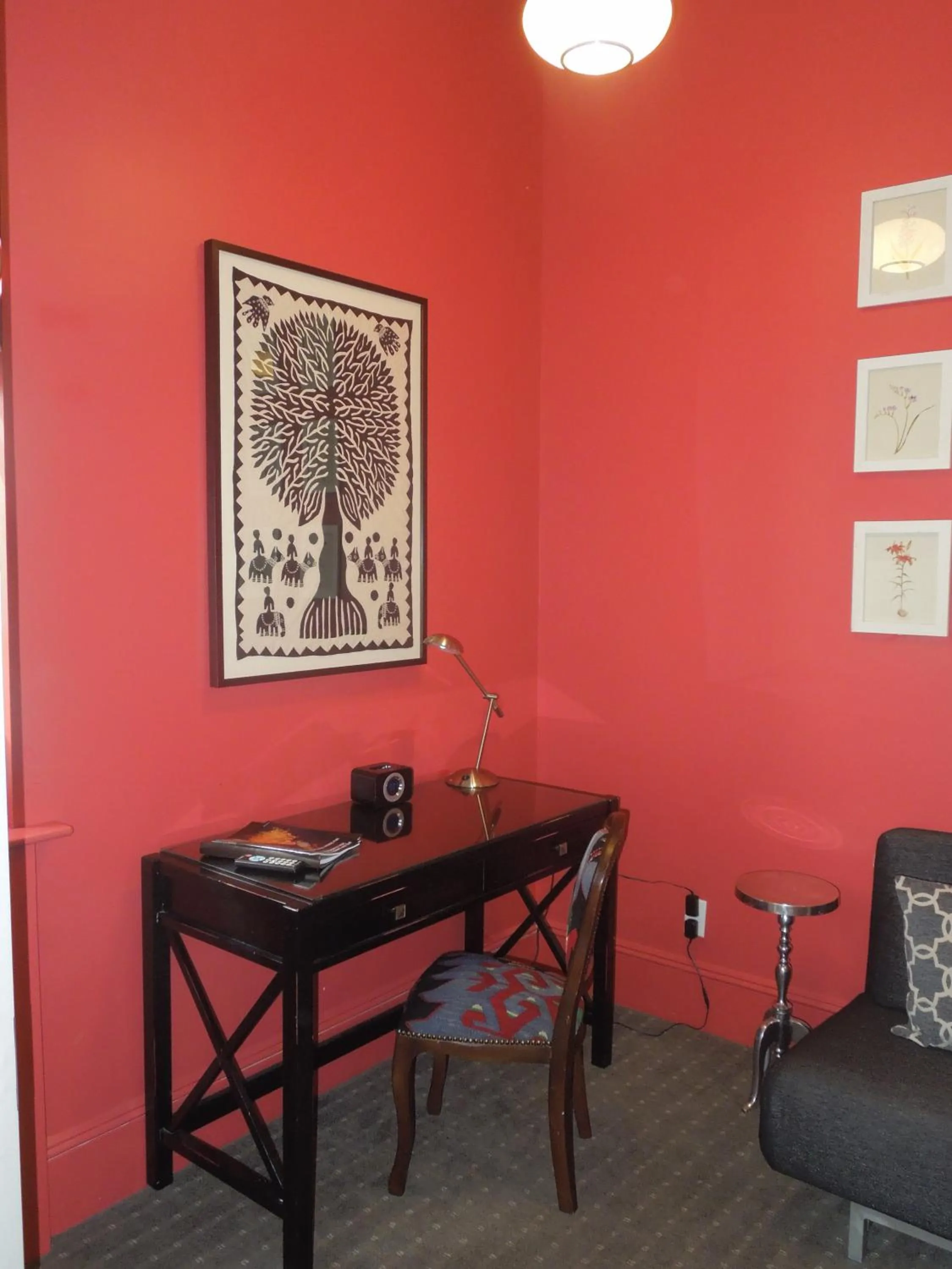 Seating area in Seton Hotel