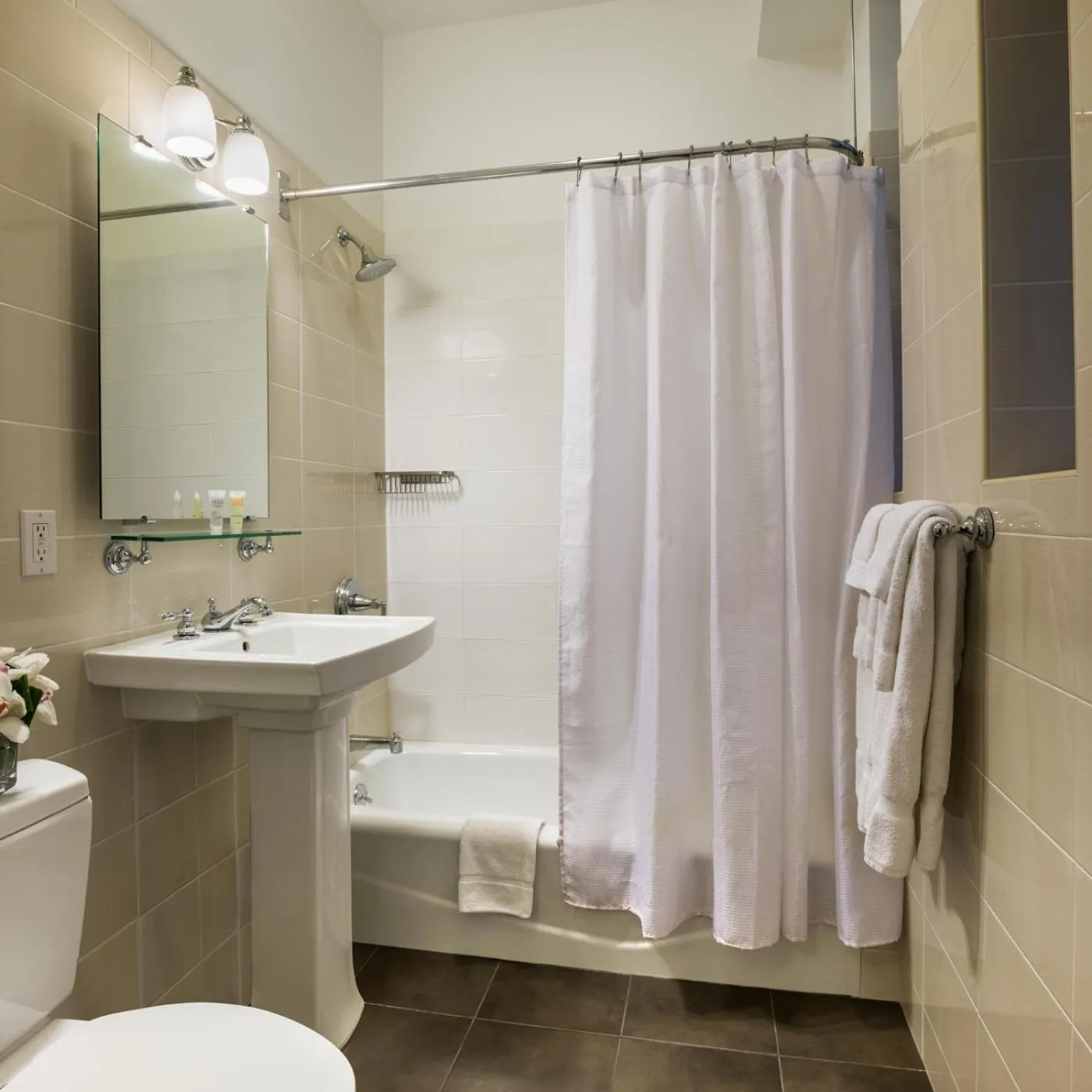 Toilet, Bathroom in Seton Hotel