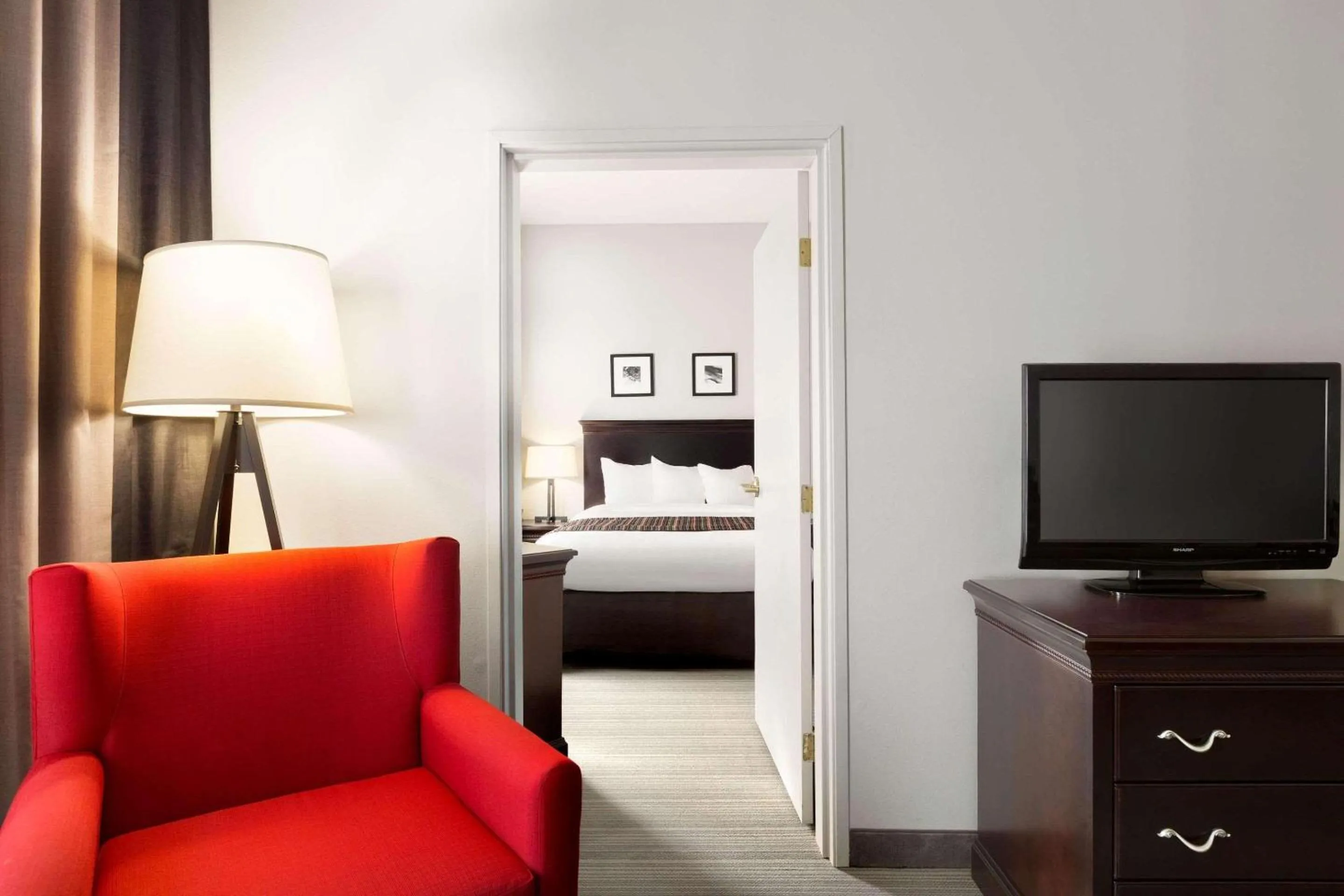 Bedroom, Bed in Country Inn & Suites by Radisson, Kearney, NE