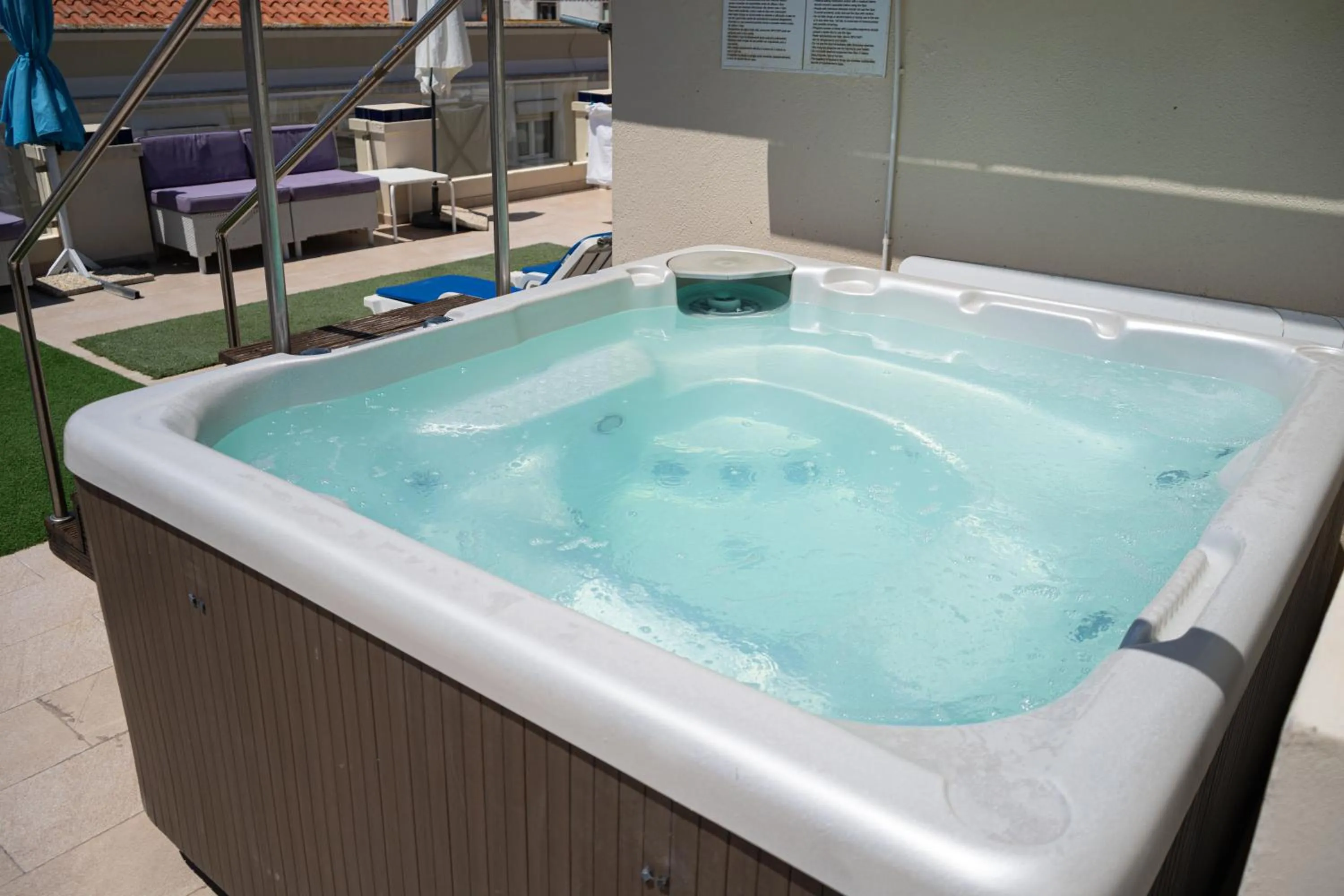Hot Tub in By the Sea - Nazaré
