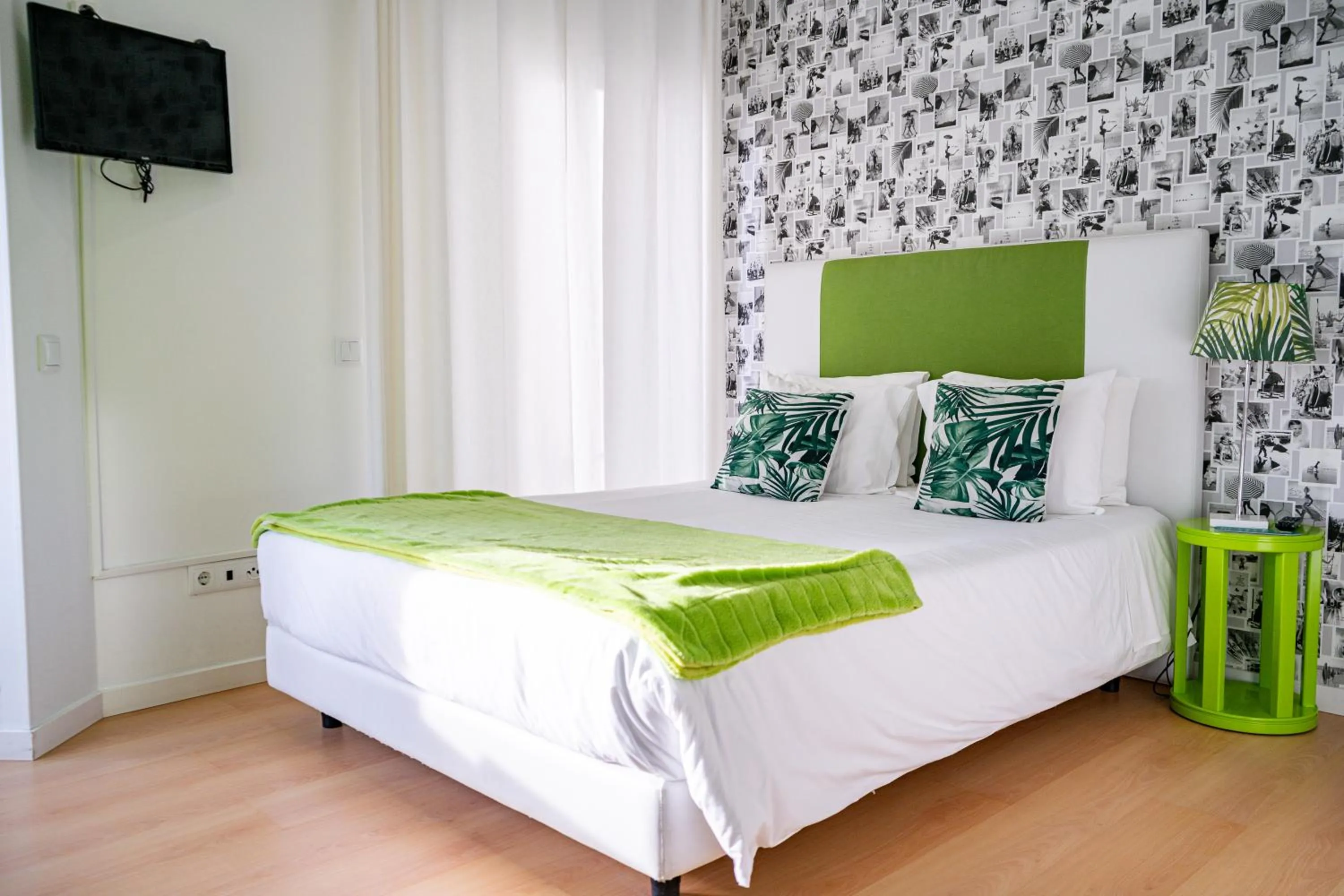 Bed in By the Sea - Nazaré