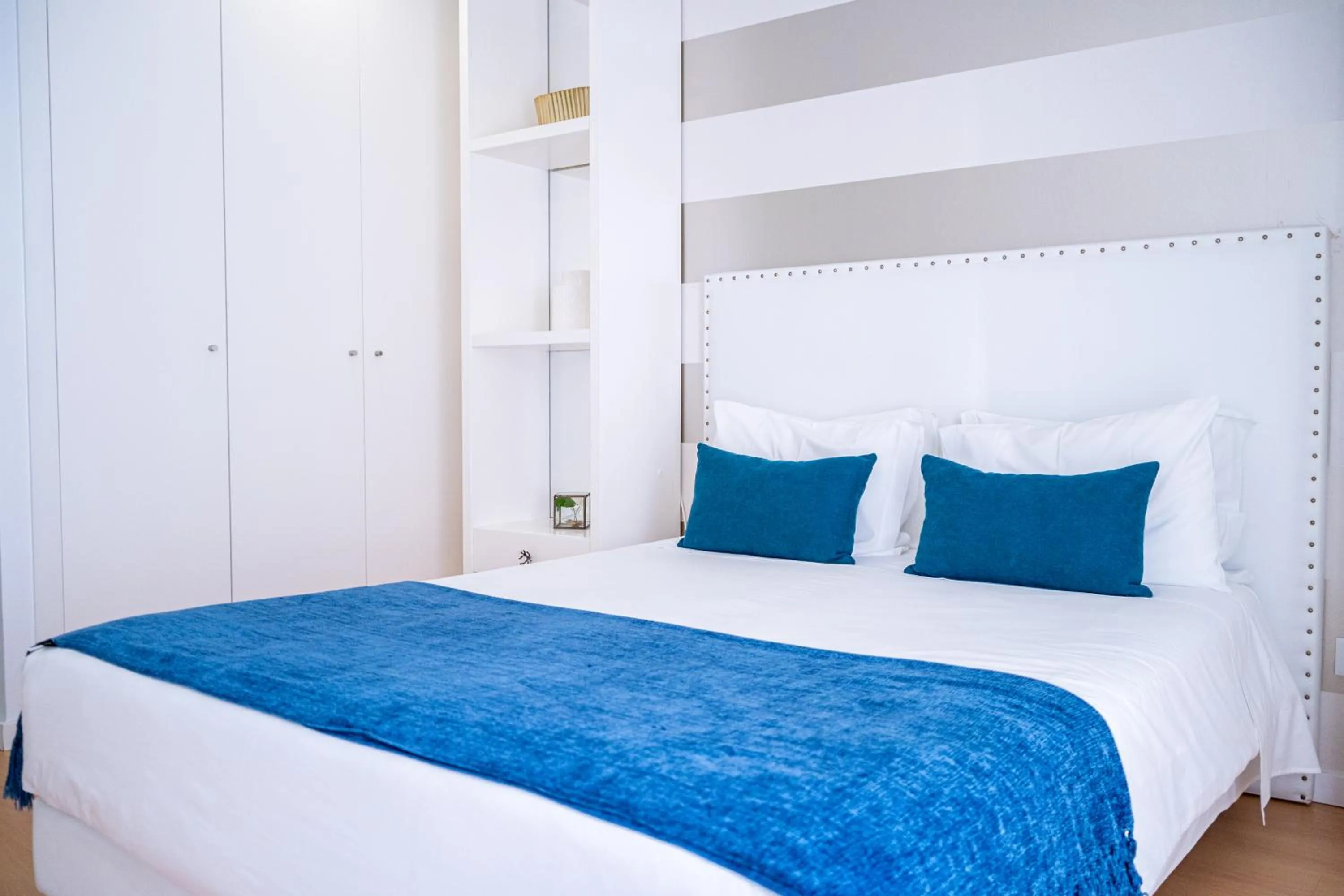 Bed in By the Sea - Nazaré