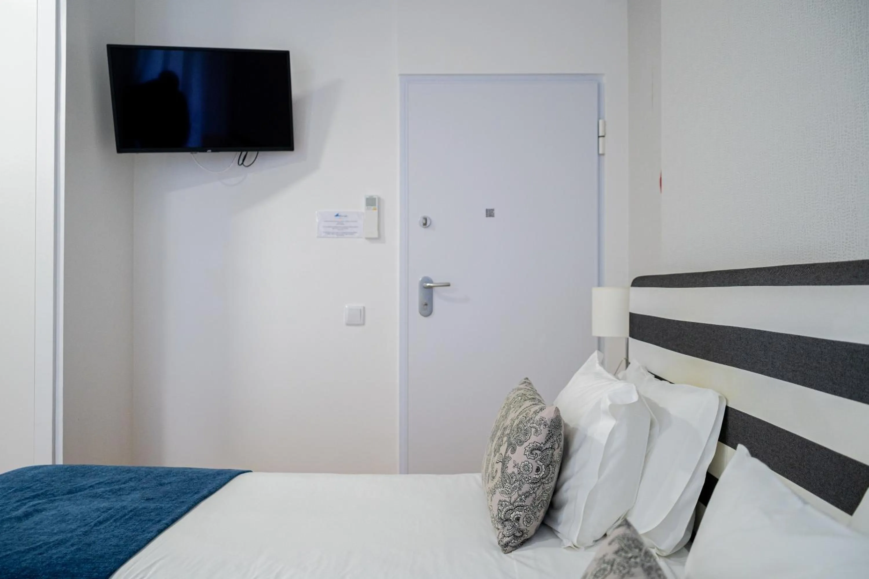 Bed in By the Sea - Nazaré