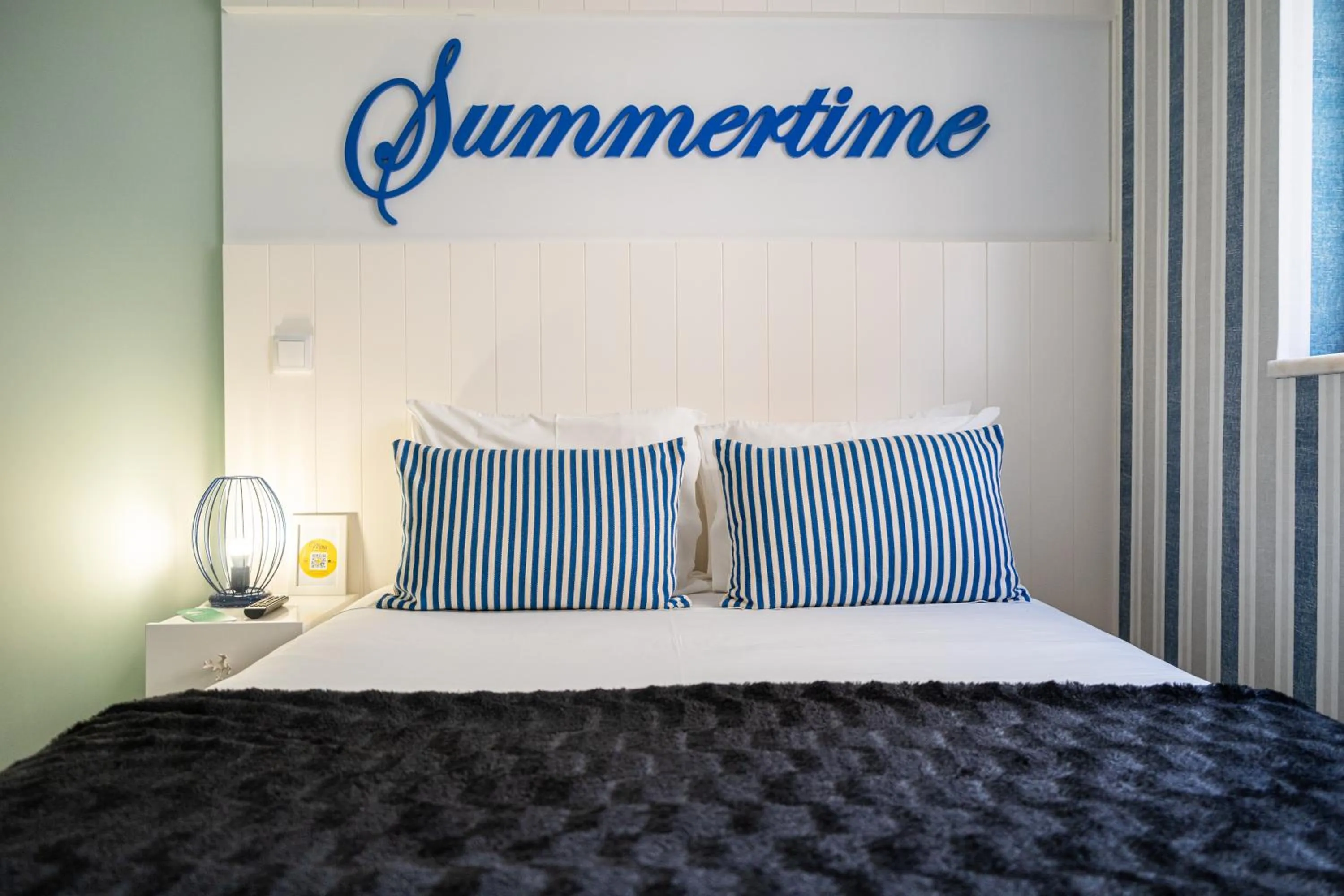 Bed in By the Sea - Nazaré