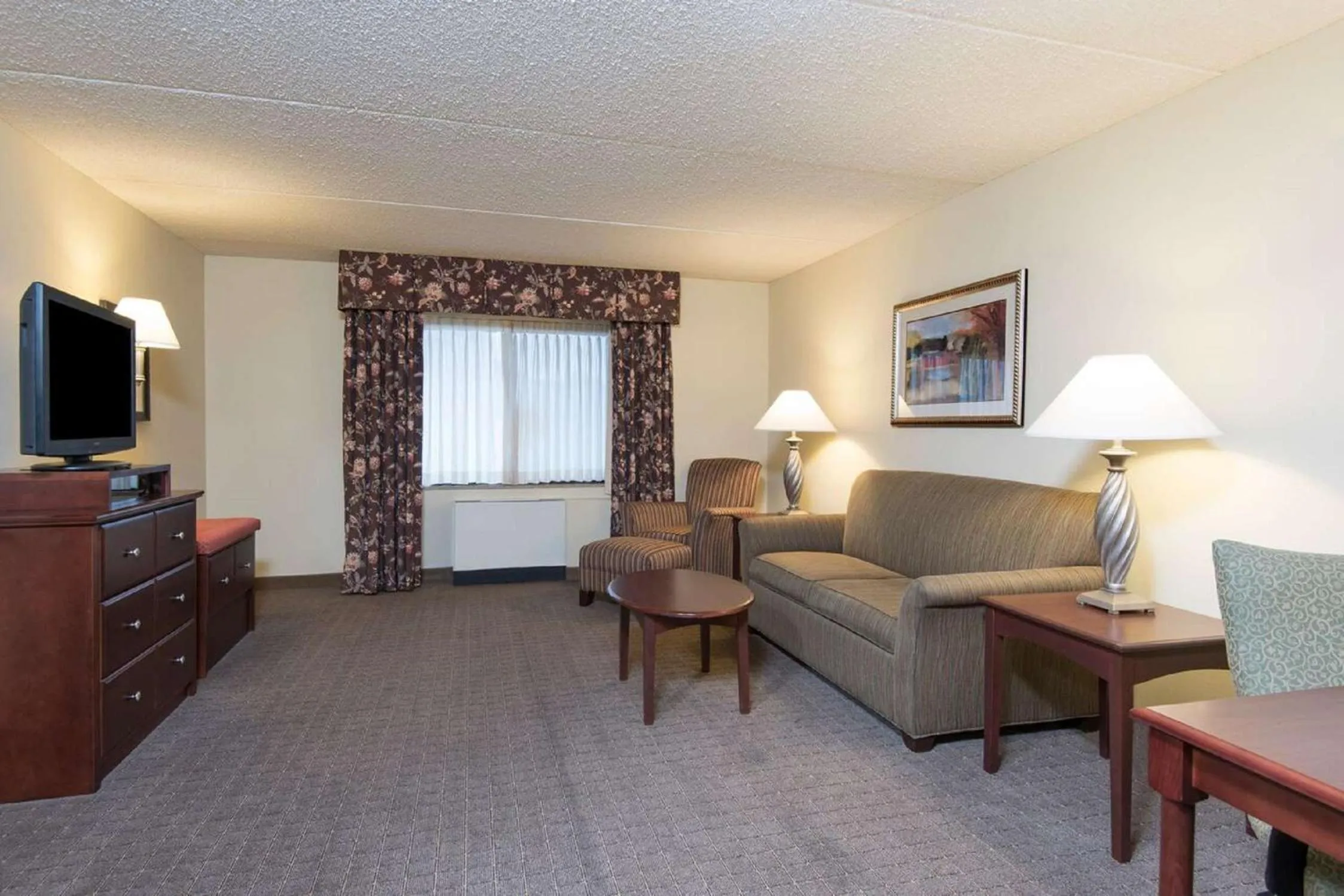 Living room in Hampton Inn Schenectady Downtown