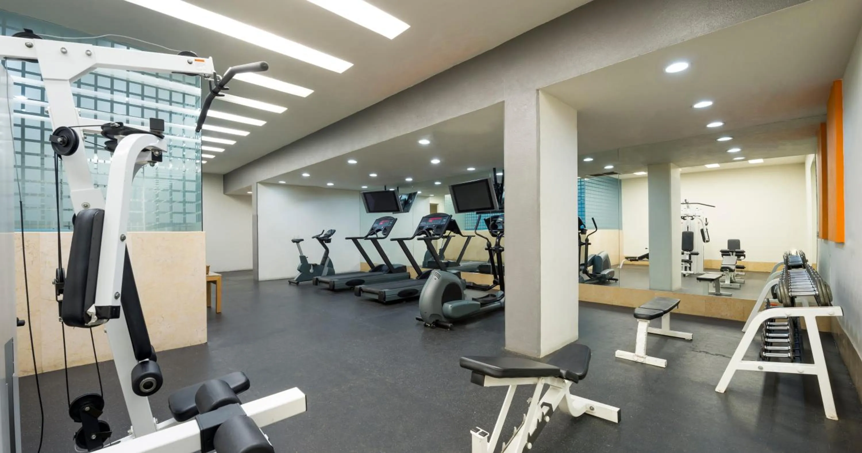 Fitness centre/facilities in Real Inn Perinorte