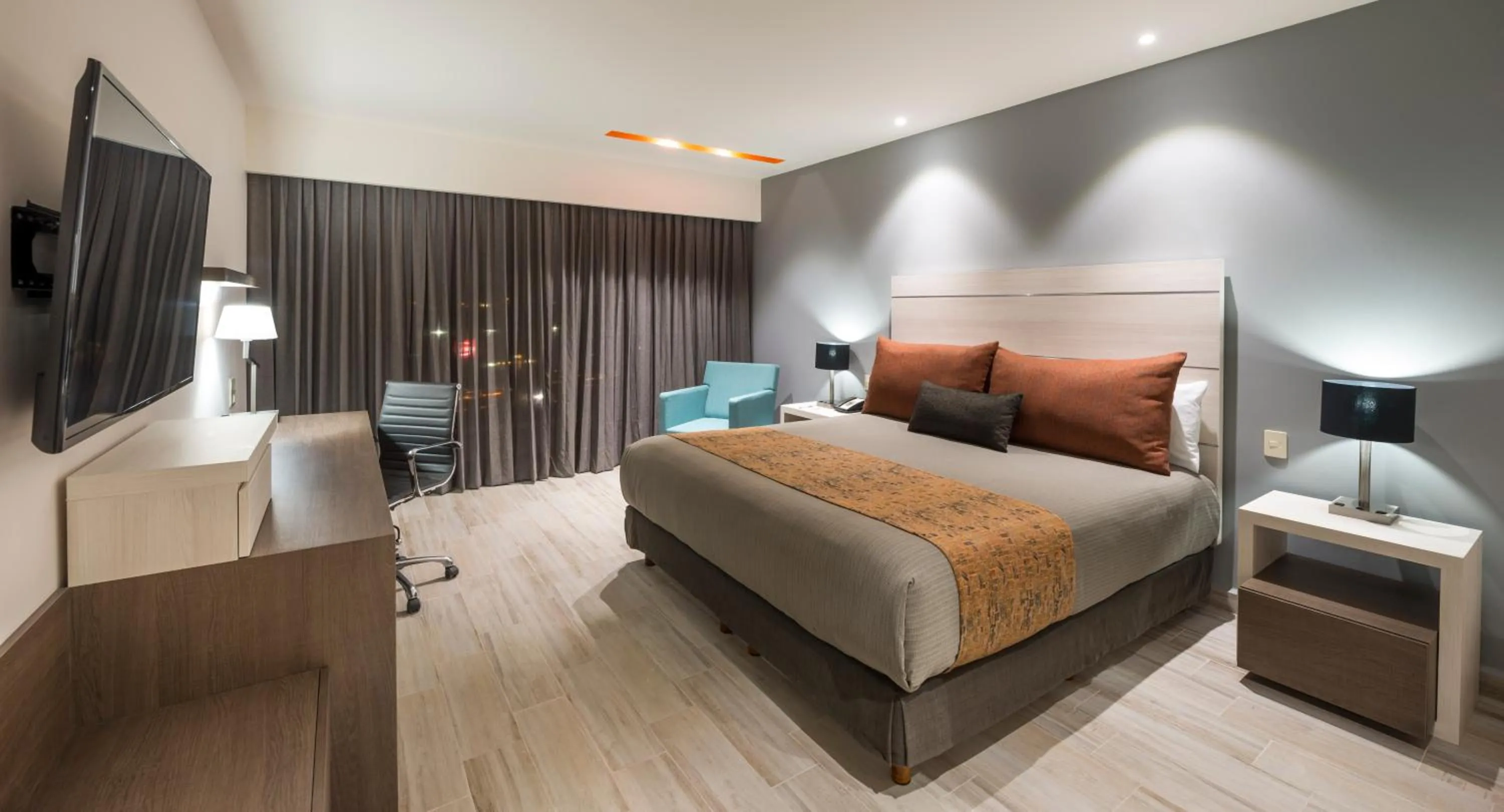 Photo of the whole room, Bed in Real Inn Perinorte