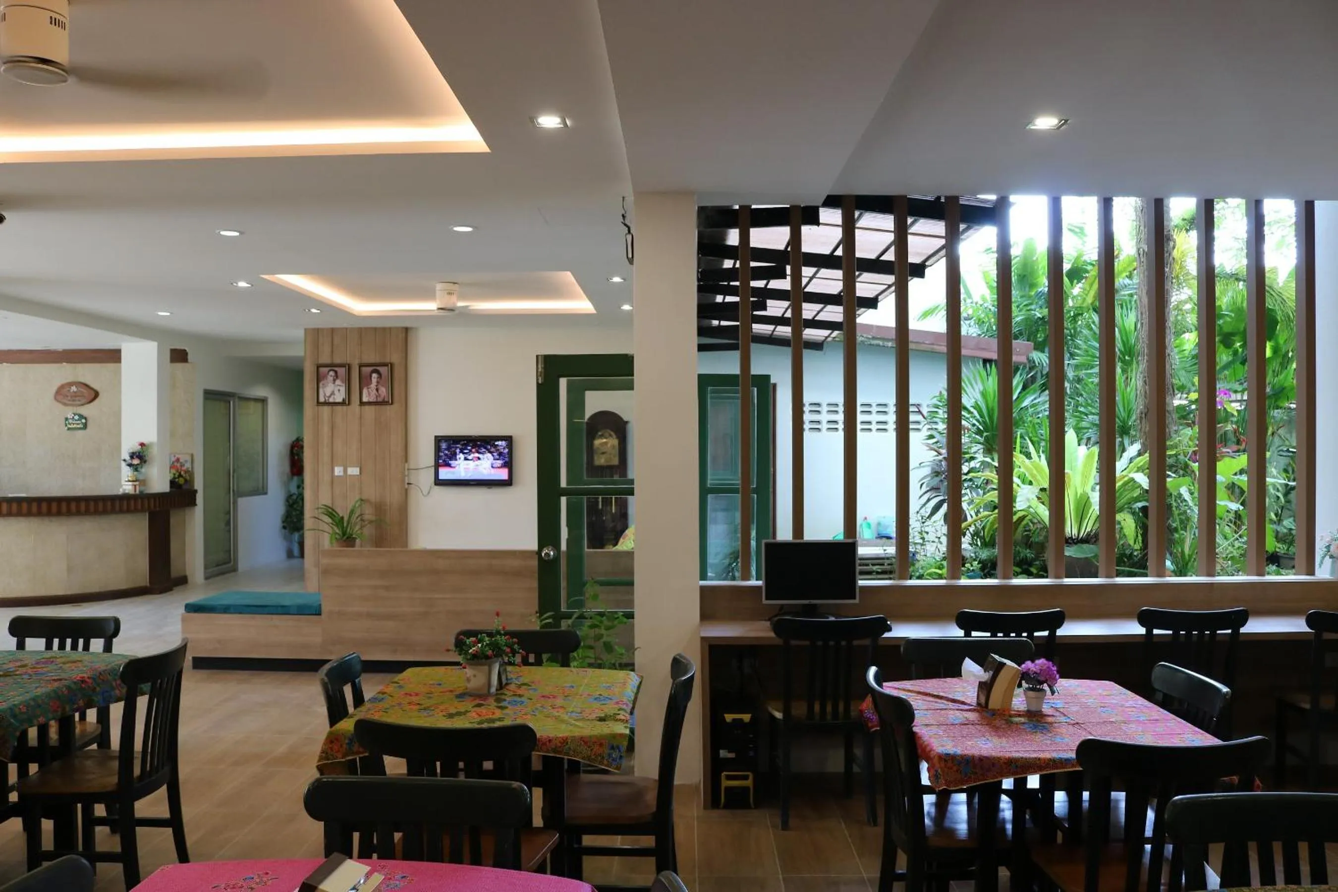 Lounge or bar in The Greenery Hotel