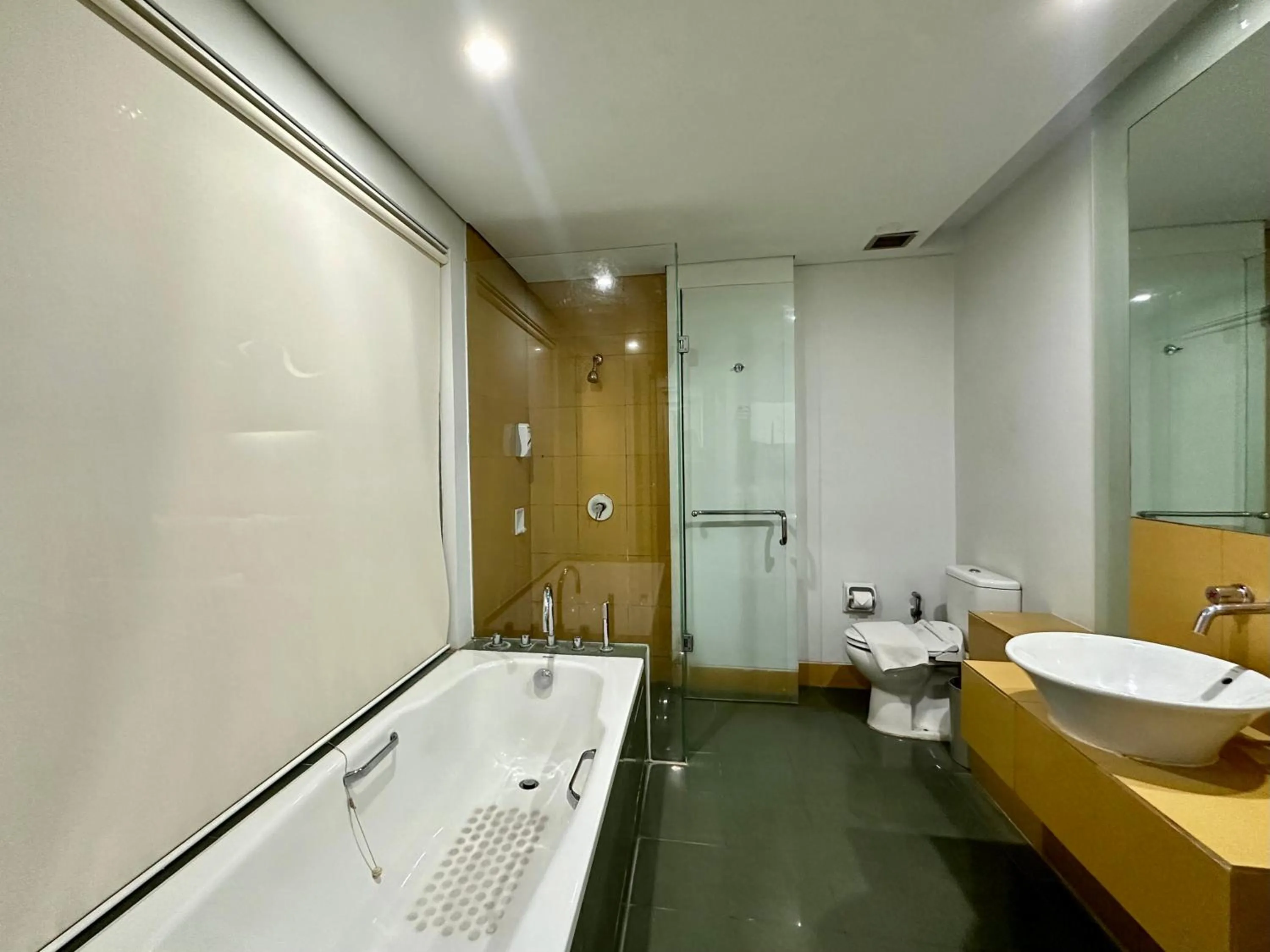Toilet in Sparks Life Jakarta, ARTOTEL Curated