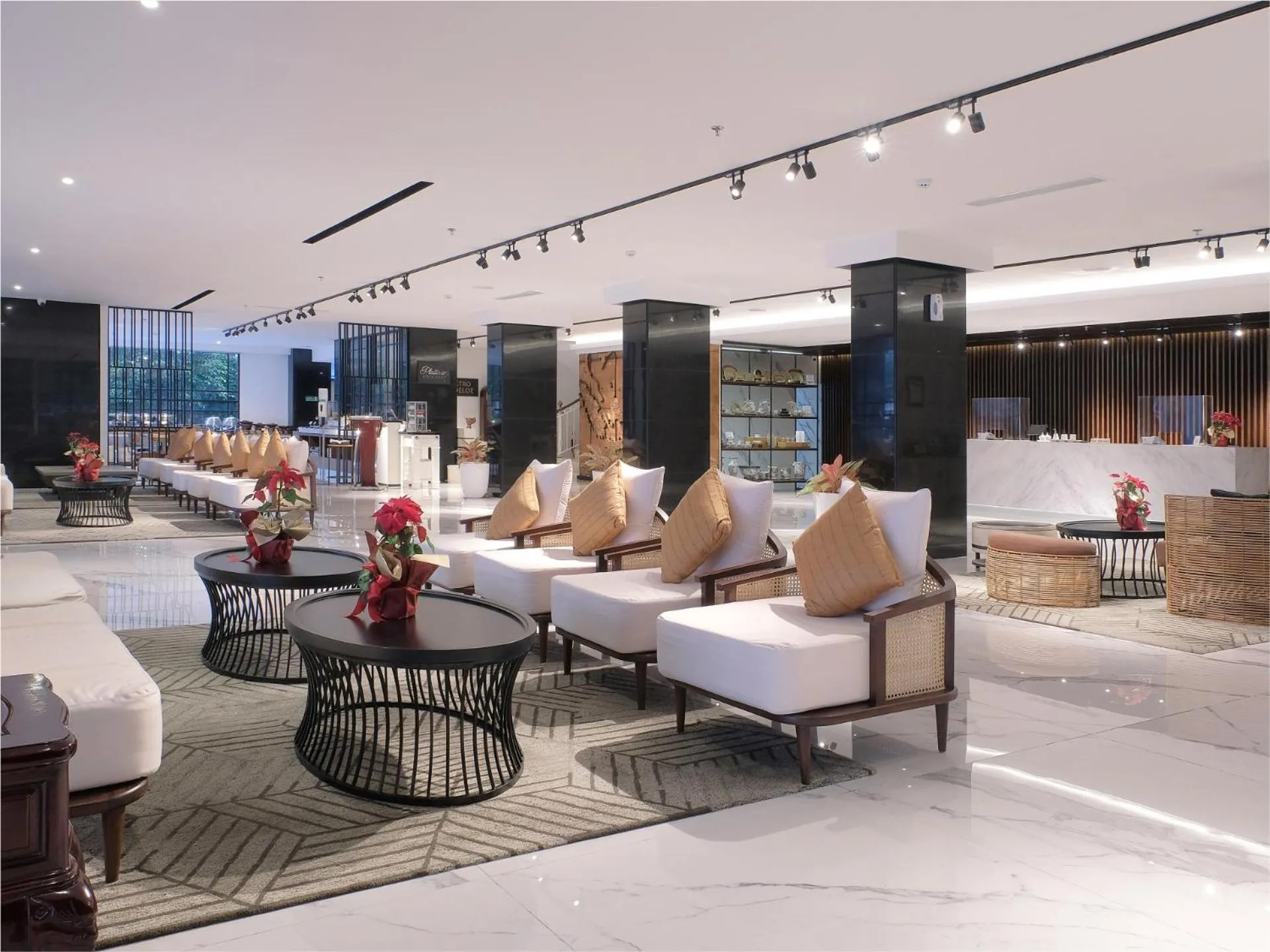 Lobby or reception in Metro Park View Hotel Kota Lama Semarang