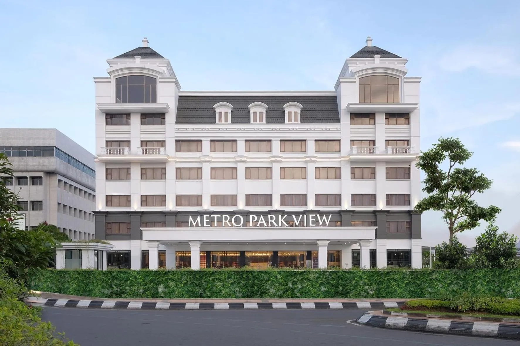 Property building in Metro Park View Hotel Kota Lama Semarang