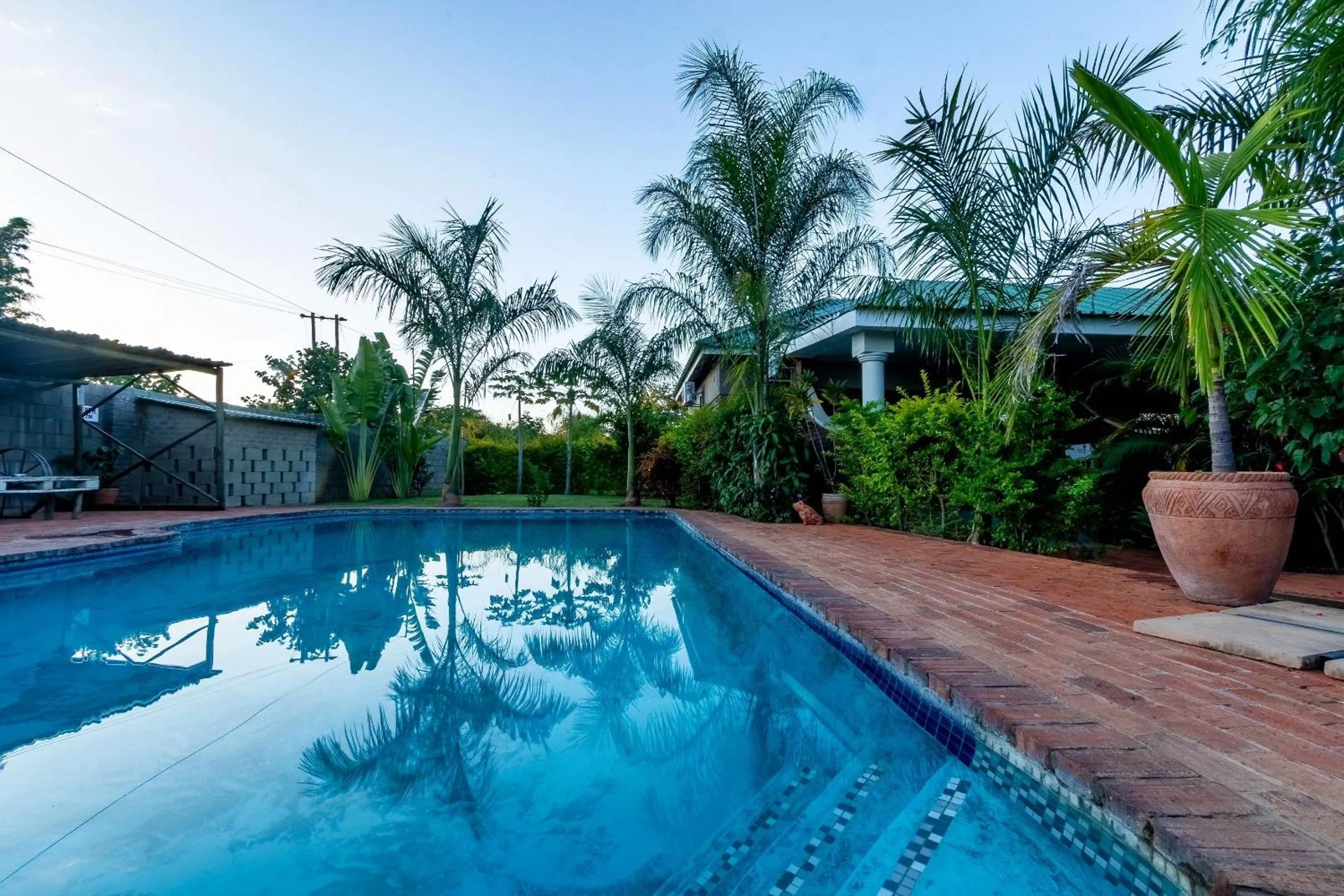 Garden view in Dzimbahwe Guest Lodge